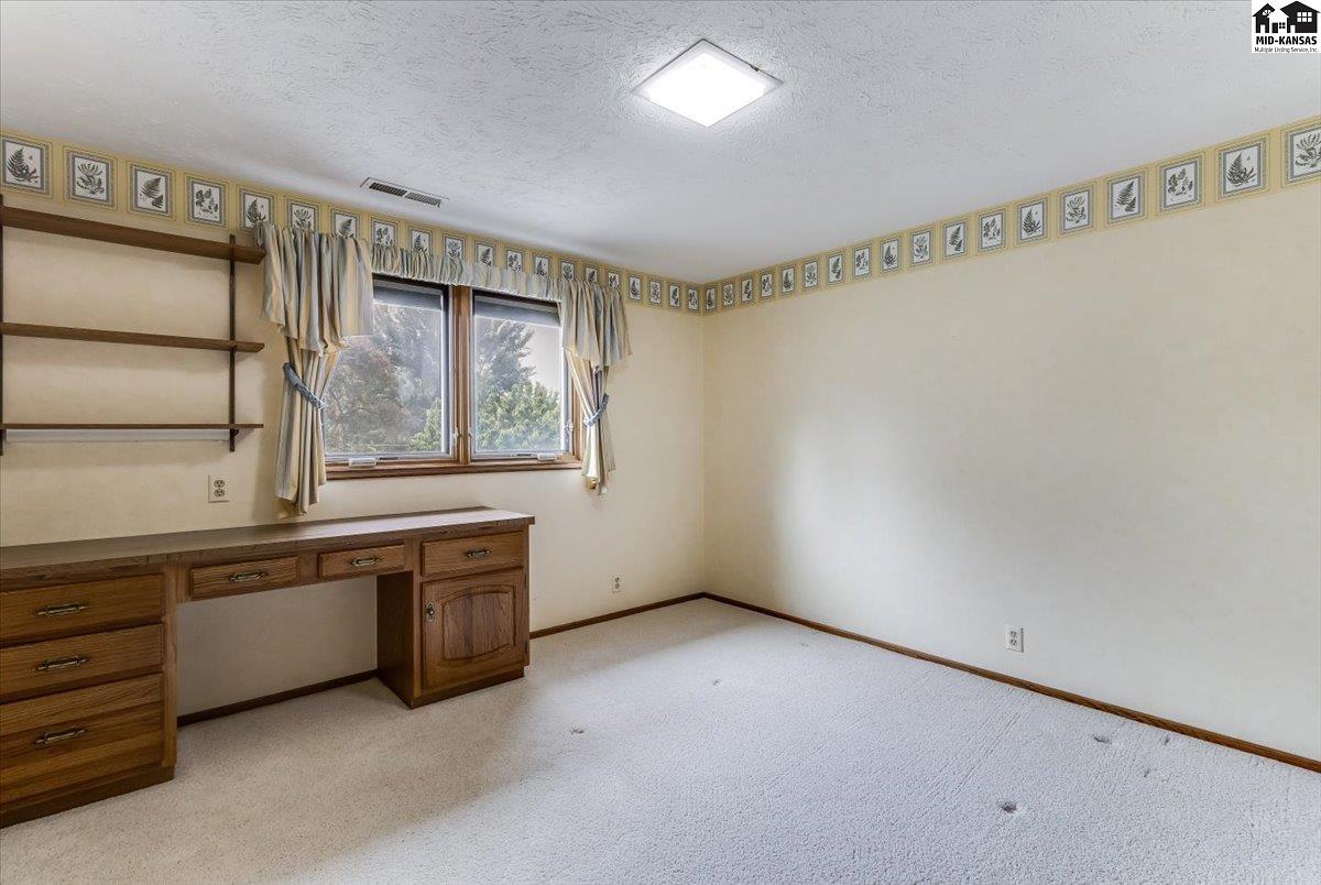 815 Bannock Burn Road Hutchinson KS 67502