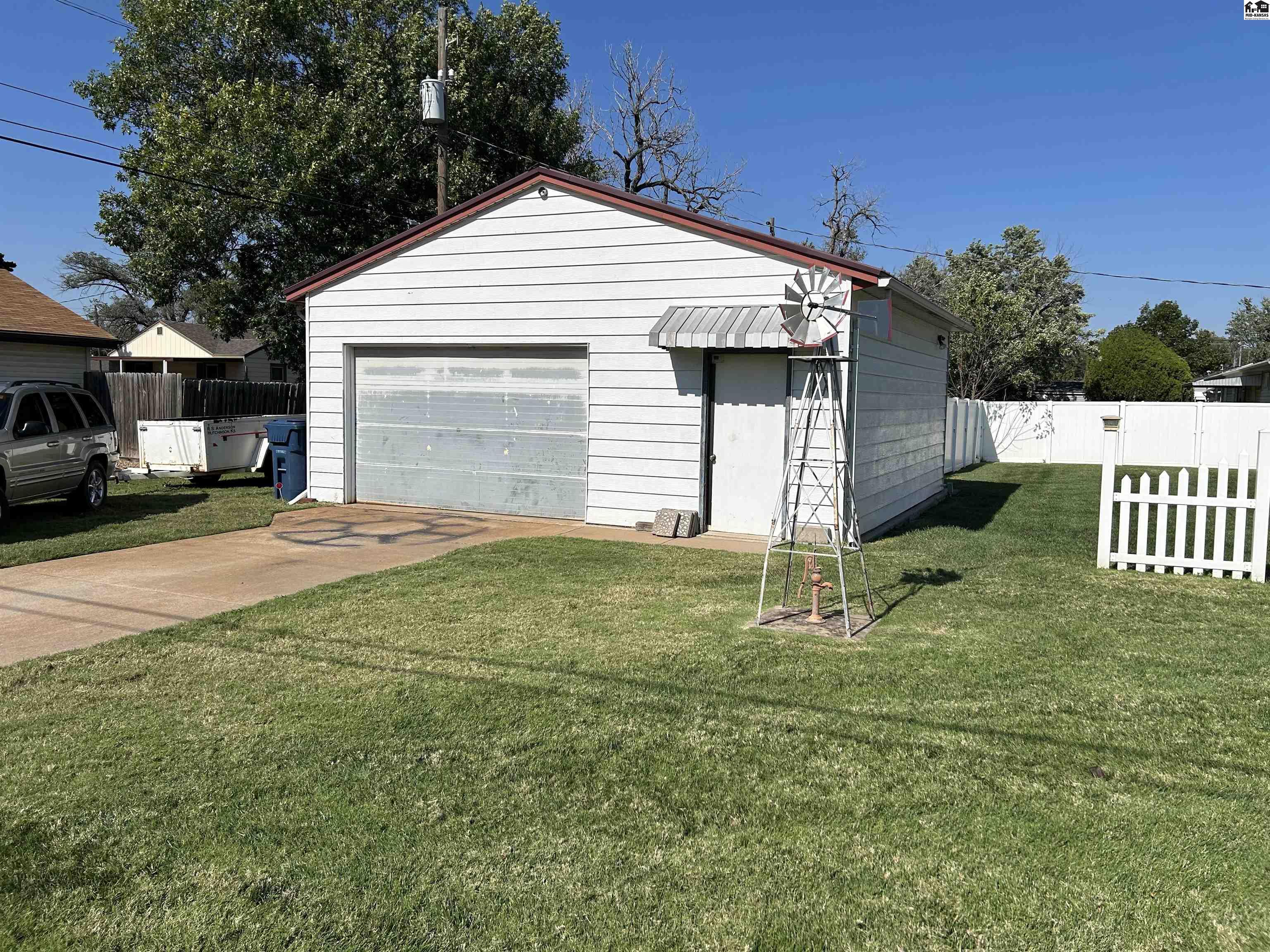 1601 Cochran Street Hutchinson KS 67501