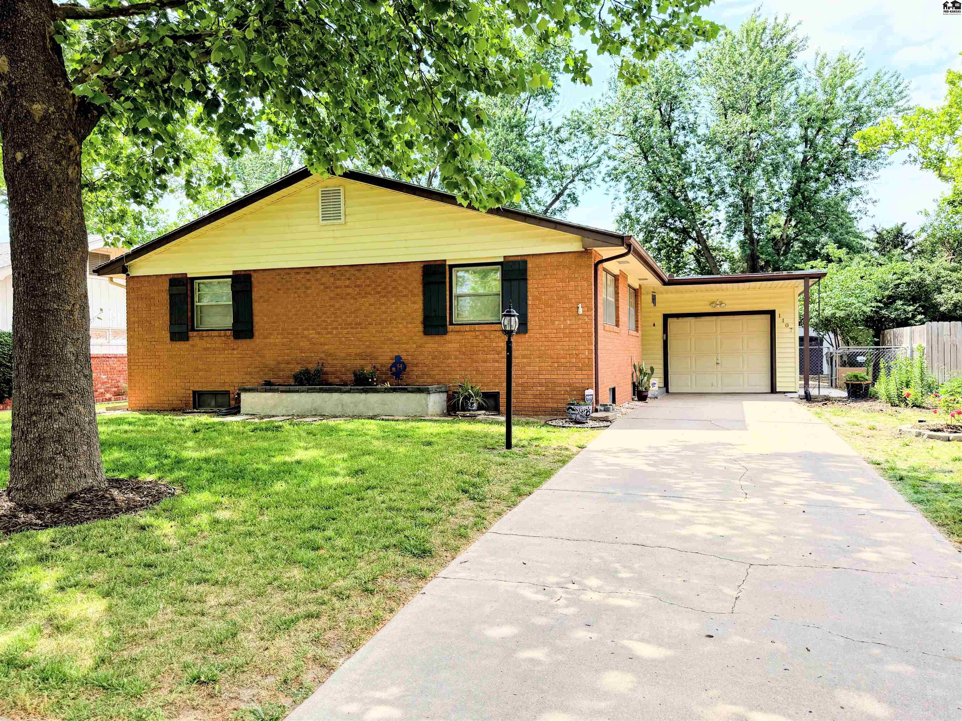 1107 E 20th Avenue Hutchinson KS 67502