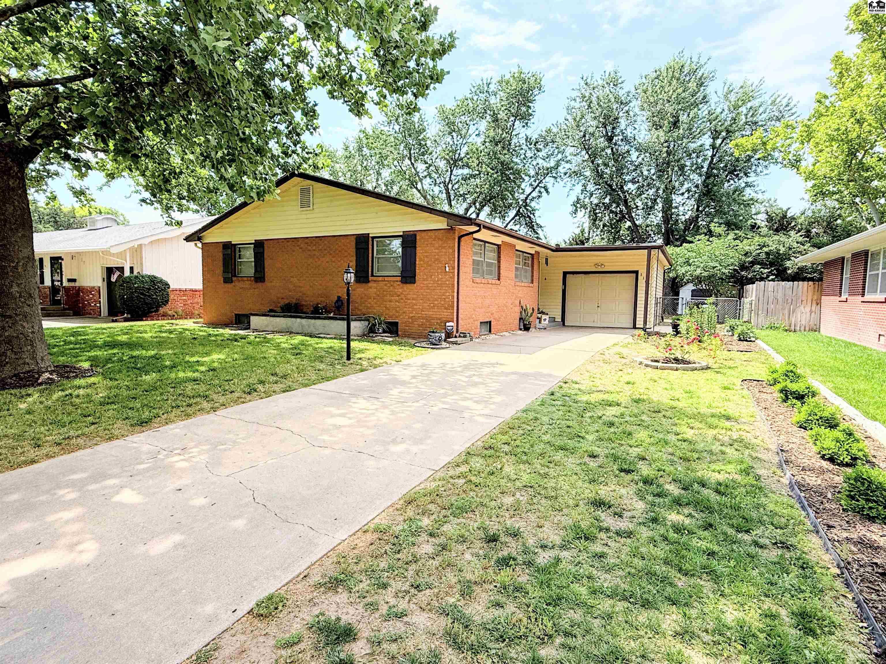 1107 E 20th Avenue Hutchinson KS 67502
