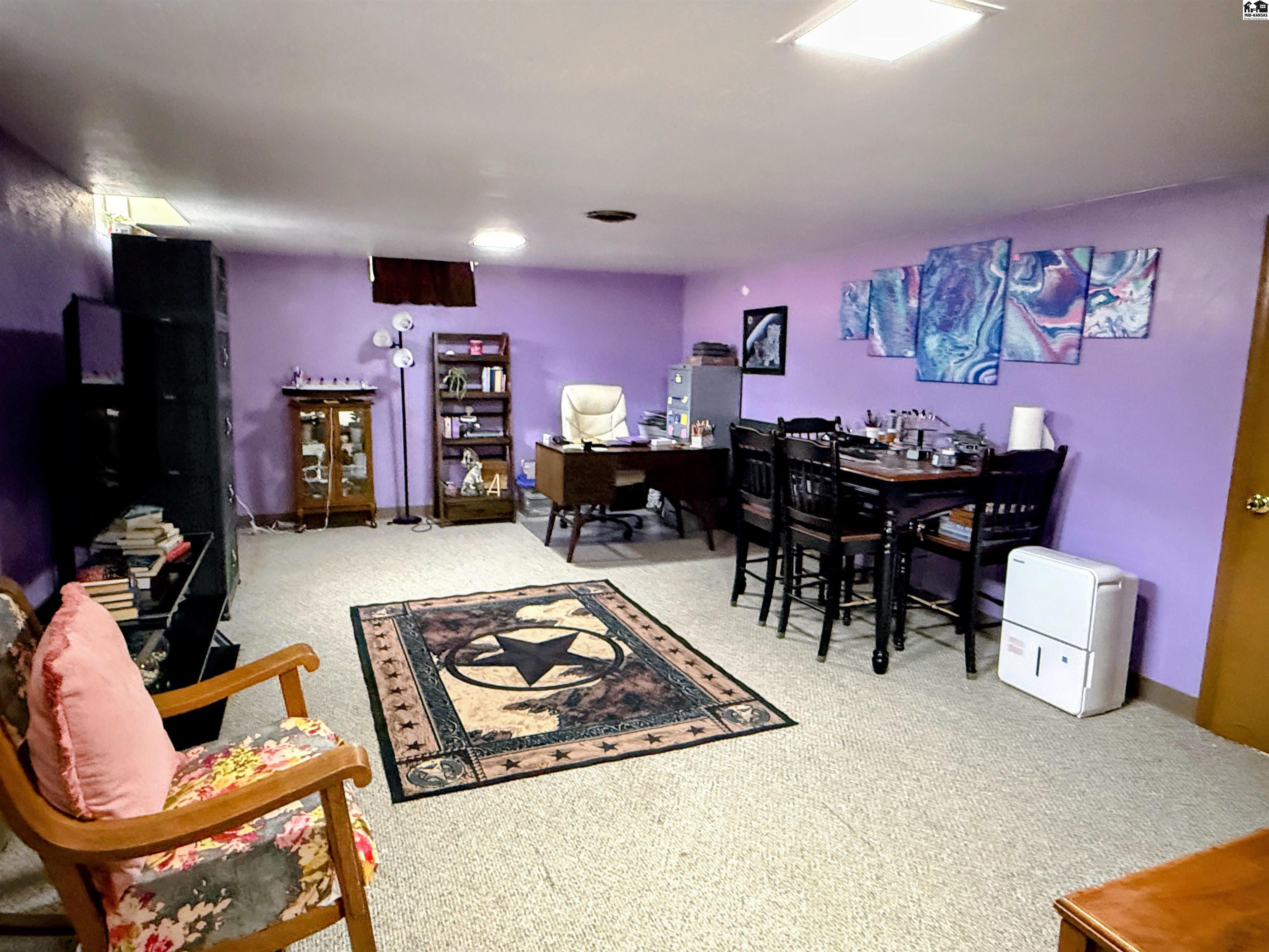 1107 E 20th Avenue Hutchinson KS 67502