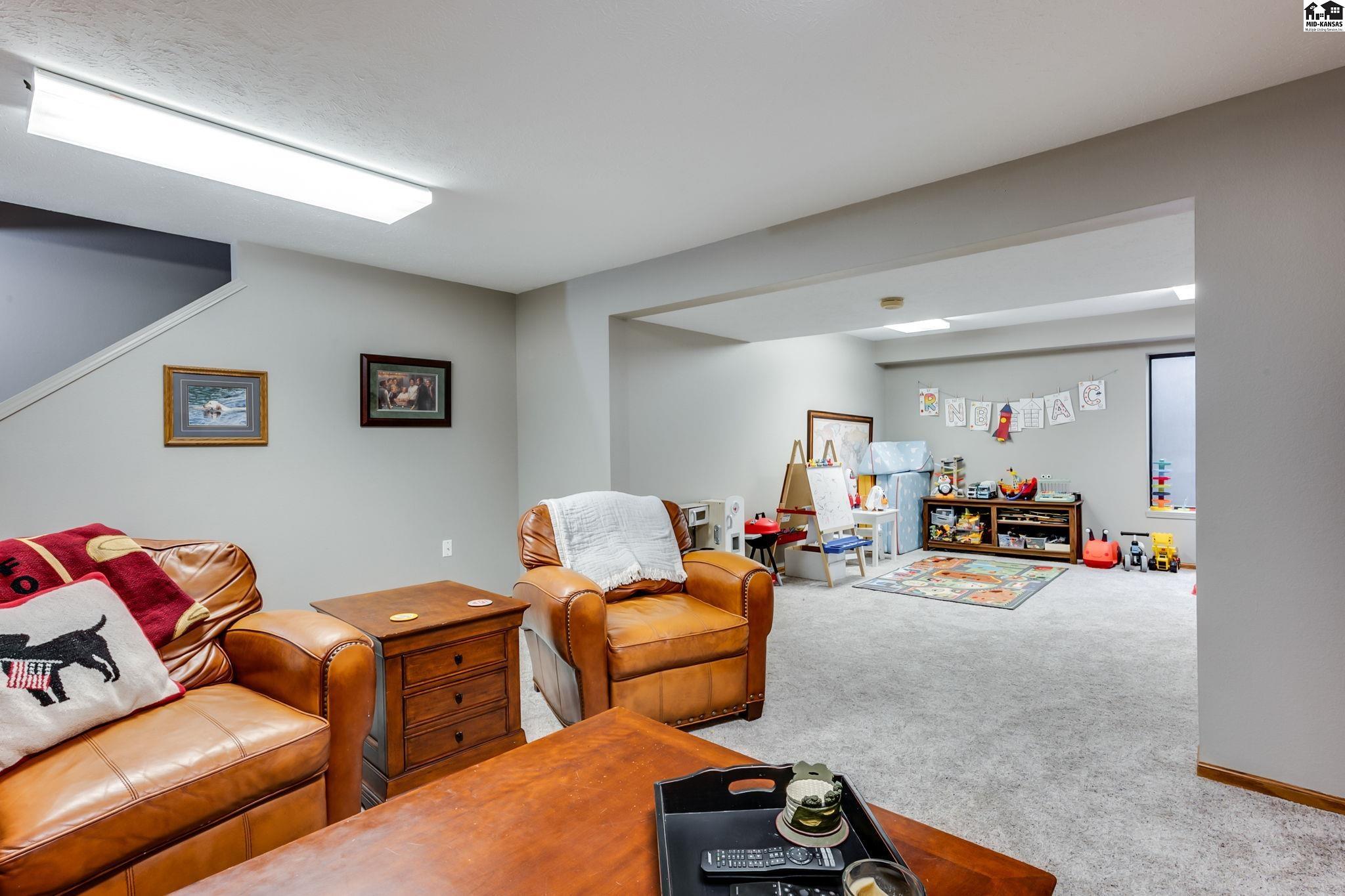 1005 Dundee Court Hutchinson KS 67502