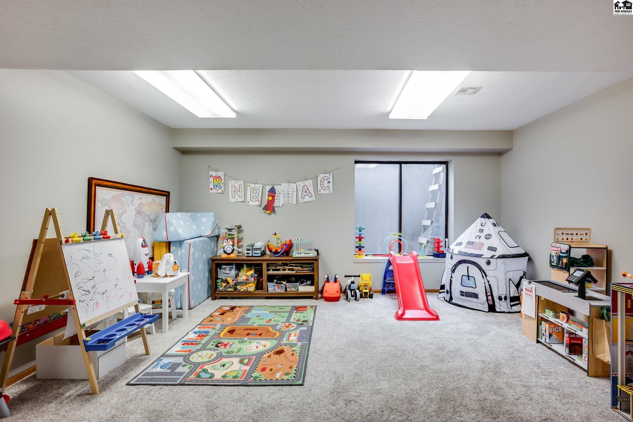 1005 Dundee Court Hutchinson KS 67502