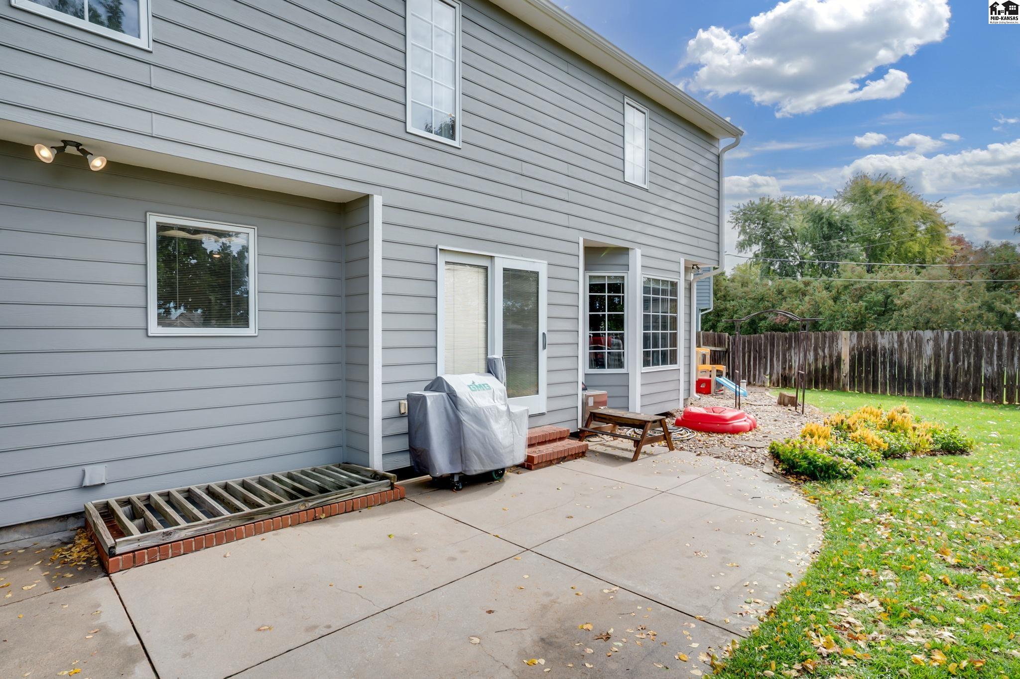 1005 Dundee Court Hutchinson KS 67502