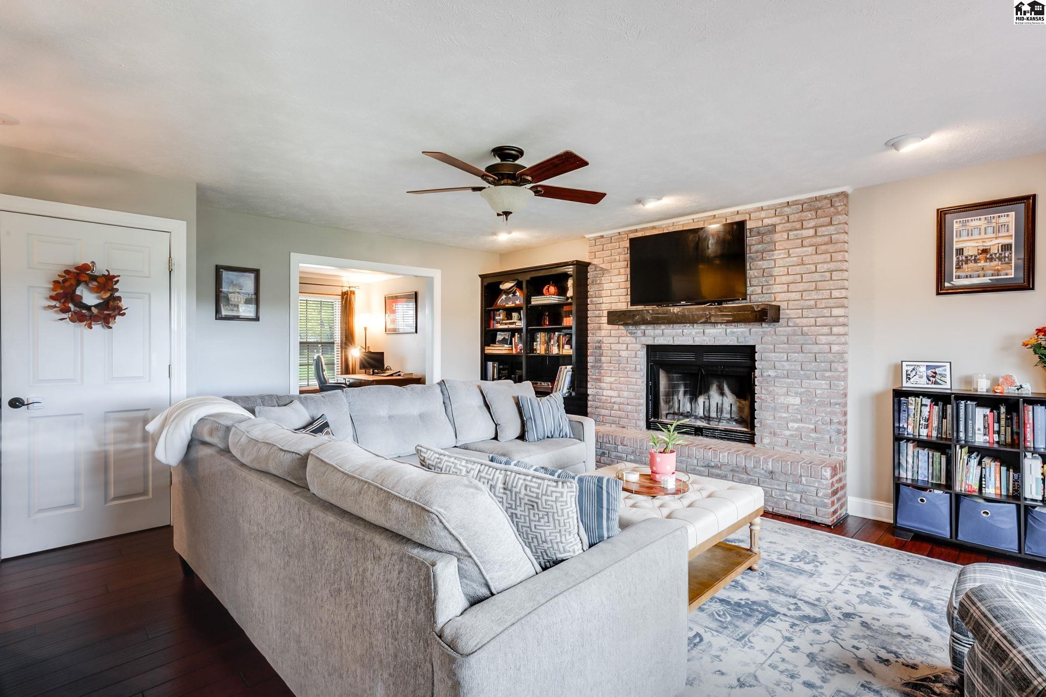 1005 Dundee Court Hutchinson KS 67502