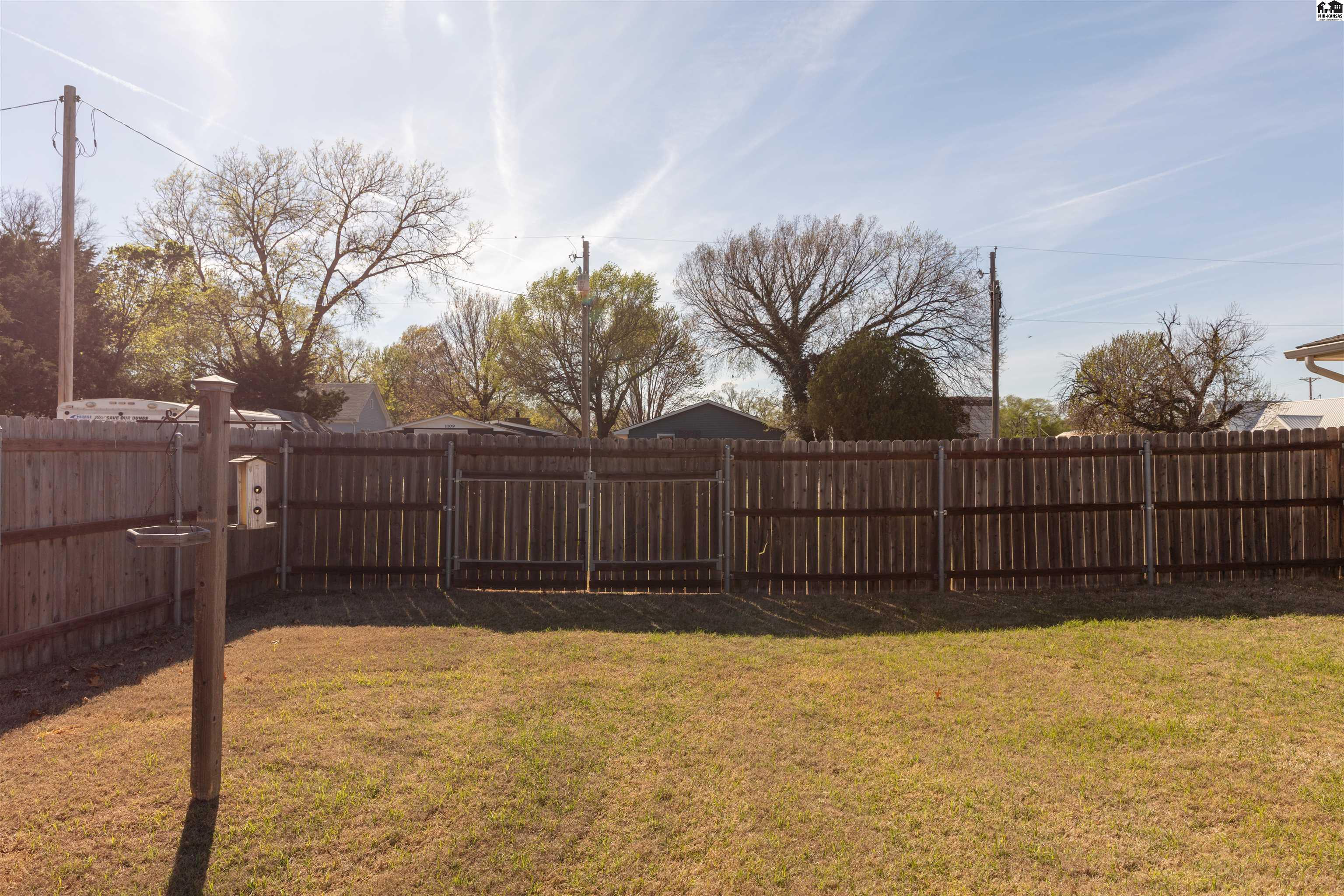 121 E 11th Street Harper KS 67058