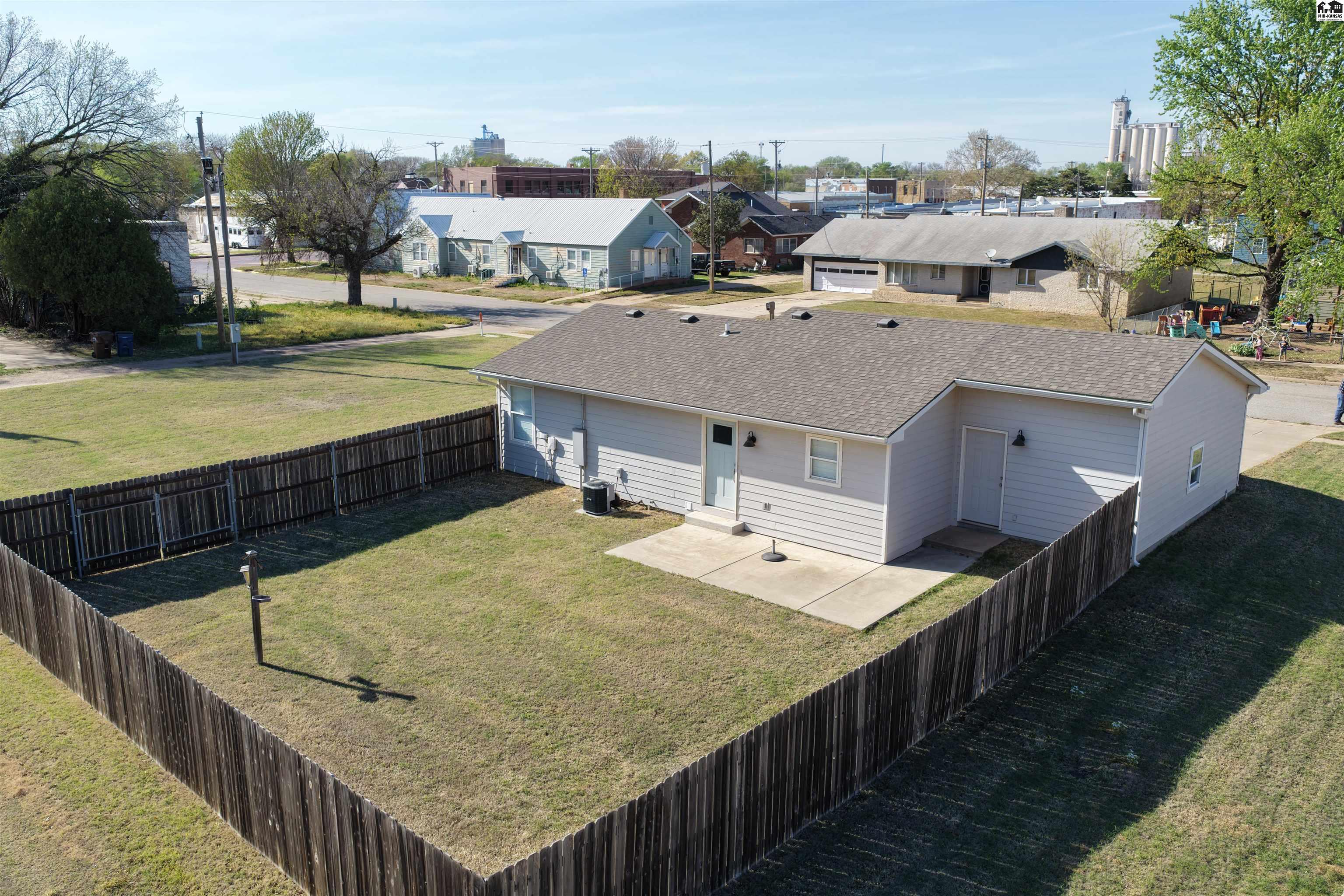 121 E 11th Street Harper KS 67058