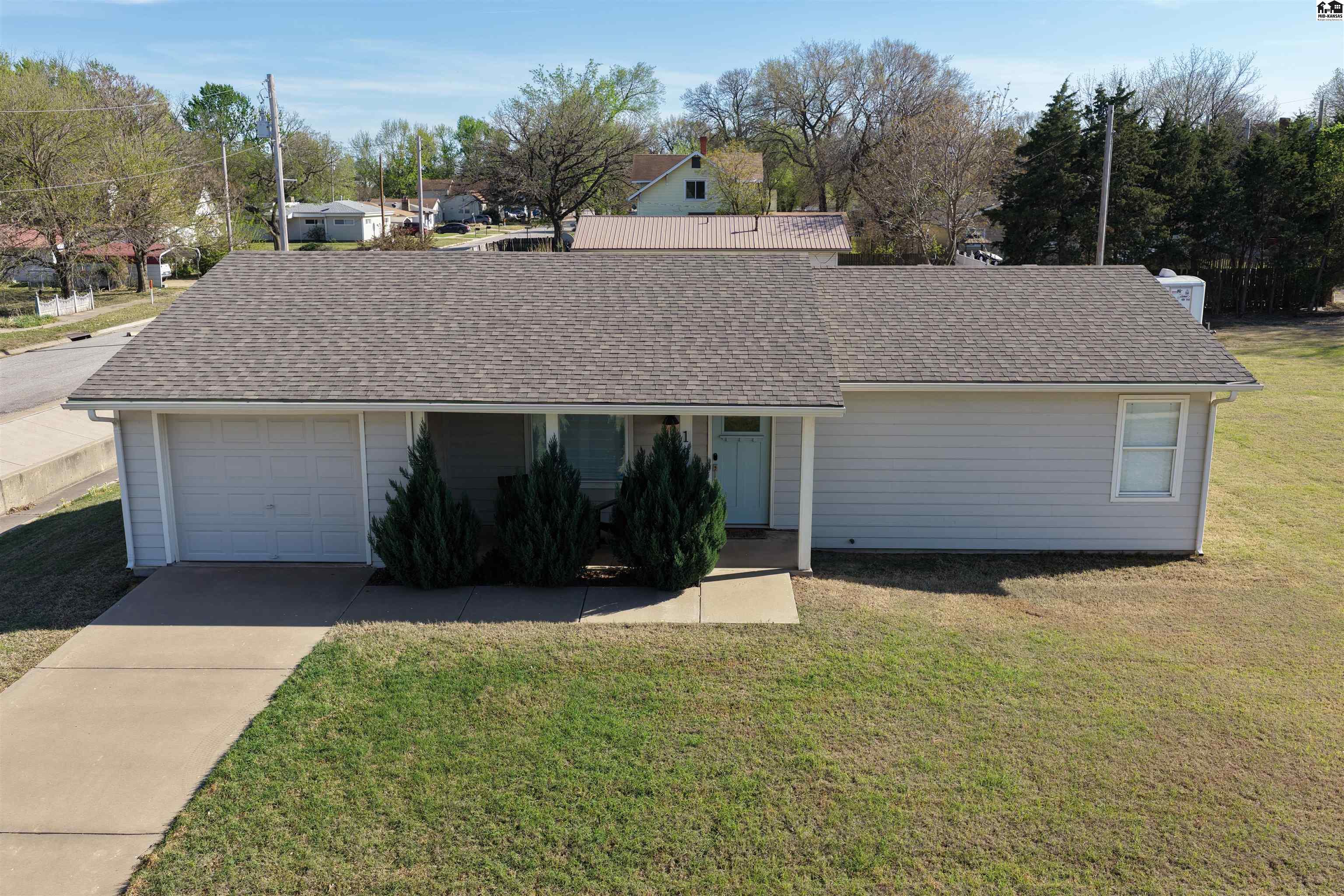 121 E 11th Street Harper KS 67058