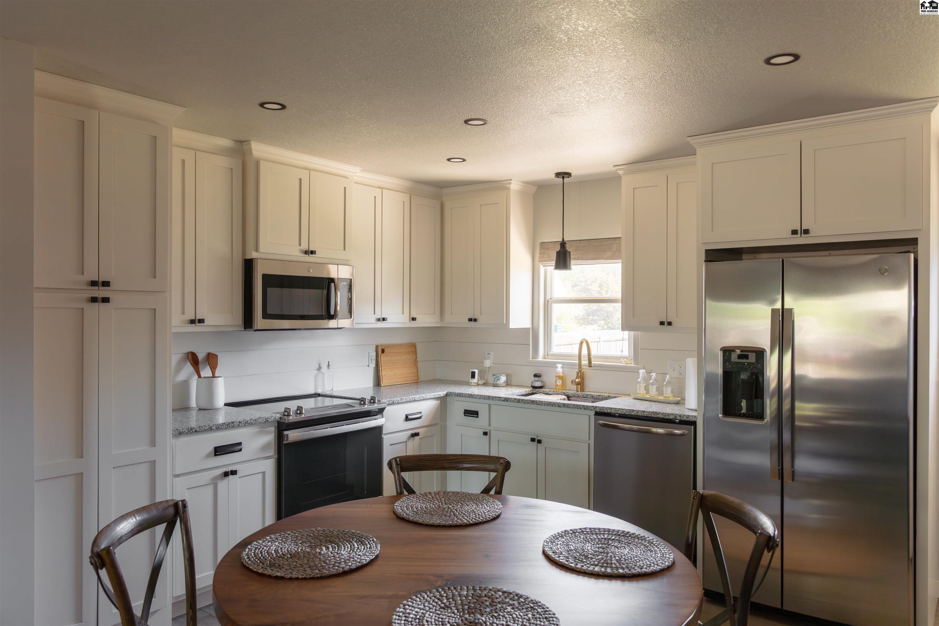 121 E 11th Street Harper KS 67058