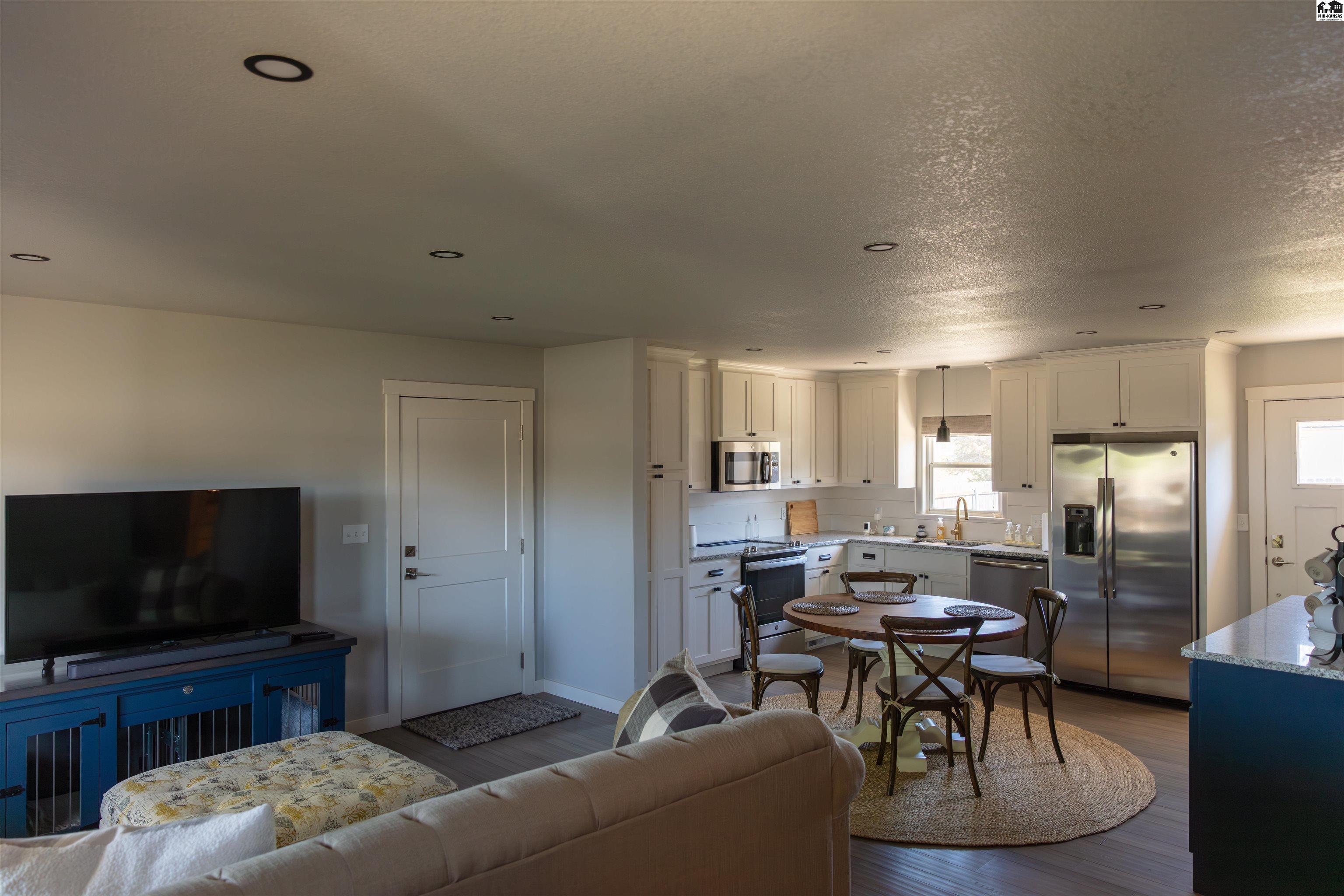 121 E 11th Street Harper KS 67058