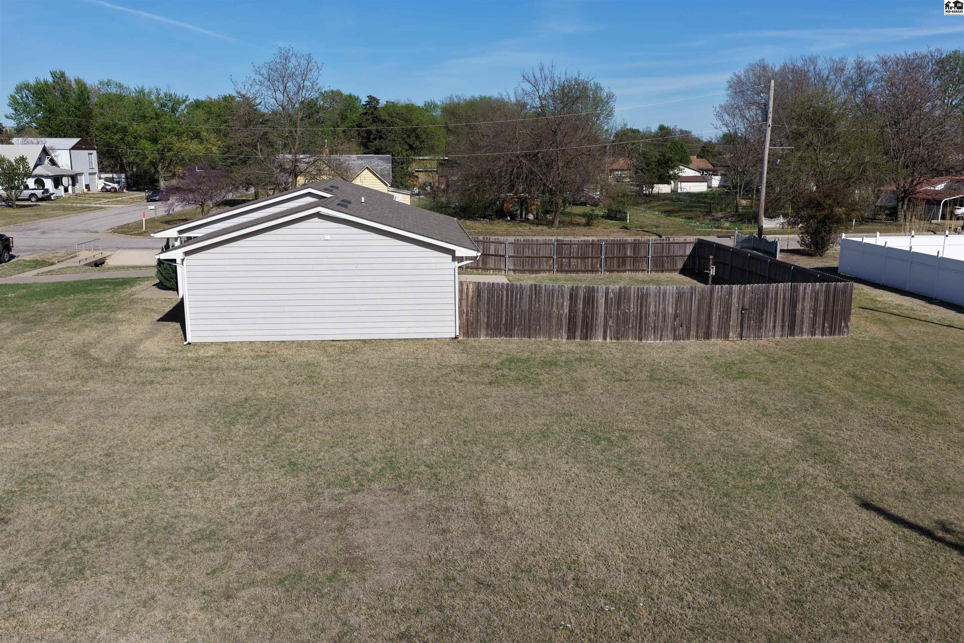 121 E 11th Street Harper KS 67058