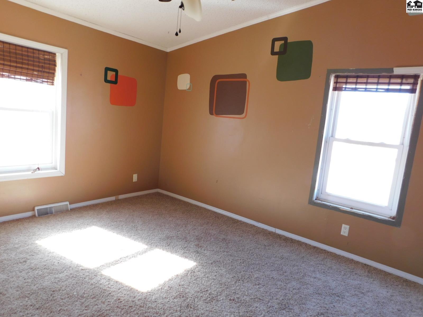 202 W Avenue D South Hutchinson KS 67505