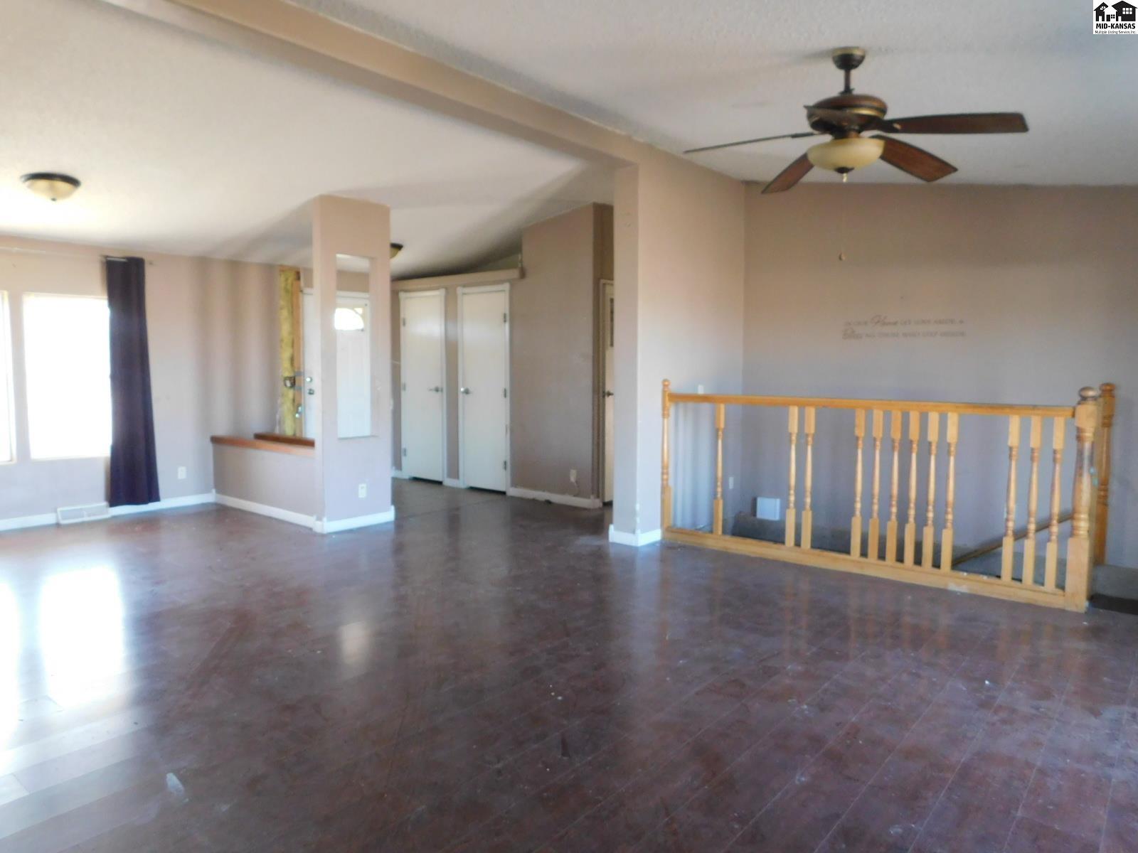 202 W Avenue D South Hutchinson KS 67505