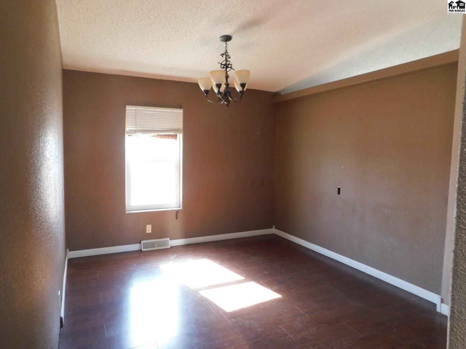 202 W Avenue D South Hutchinson KS 67505
