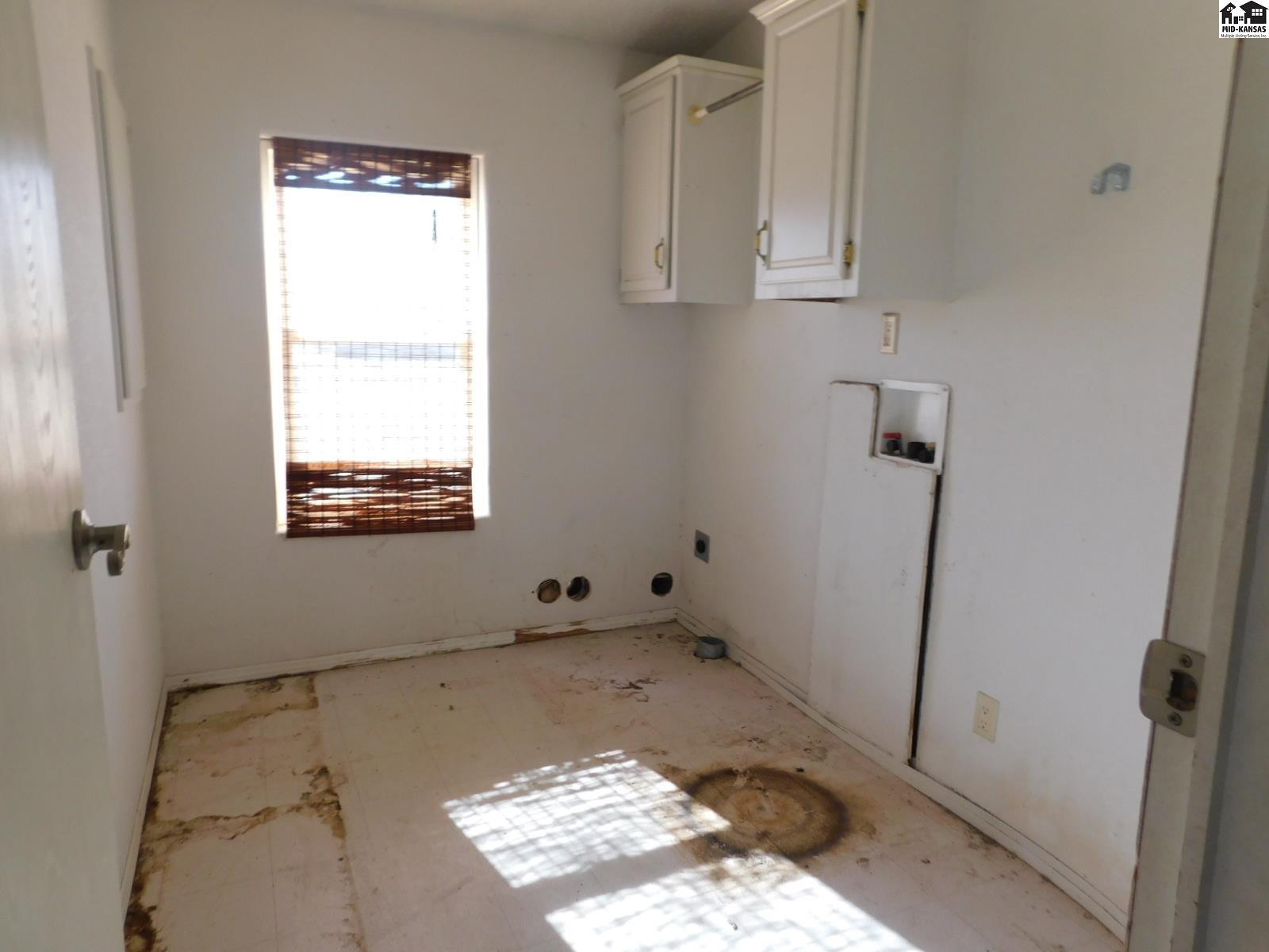 202 W Avenue D South Hutchinson KS 67505