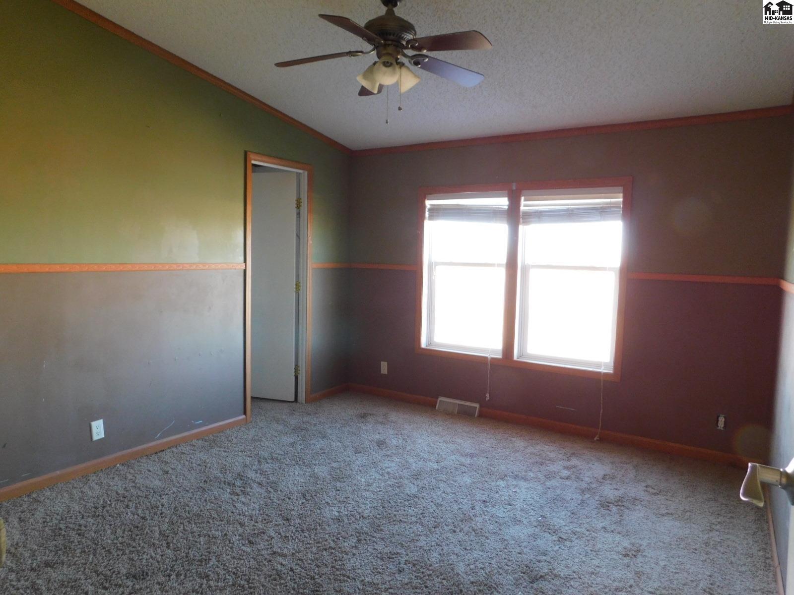 202 W Avenue D South Hutchinson KS 67505