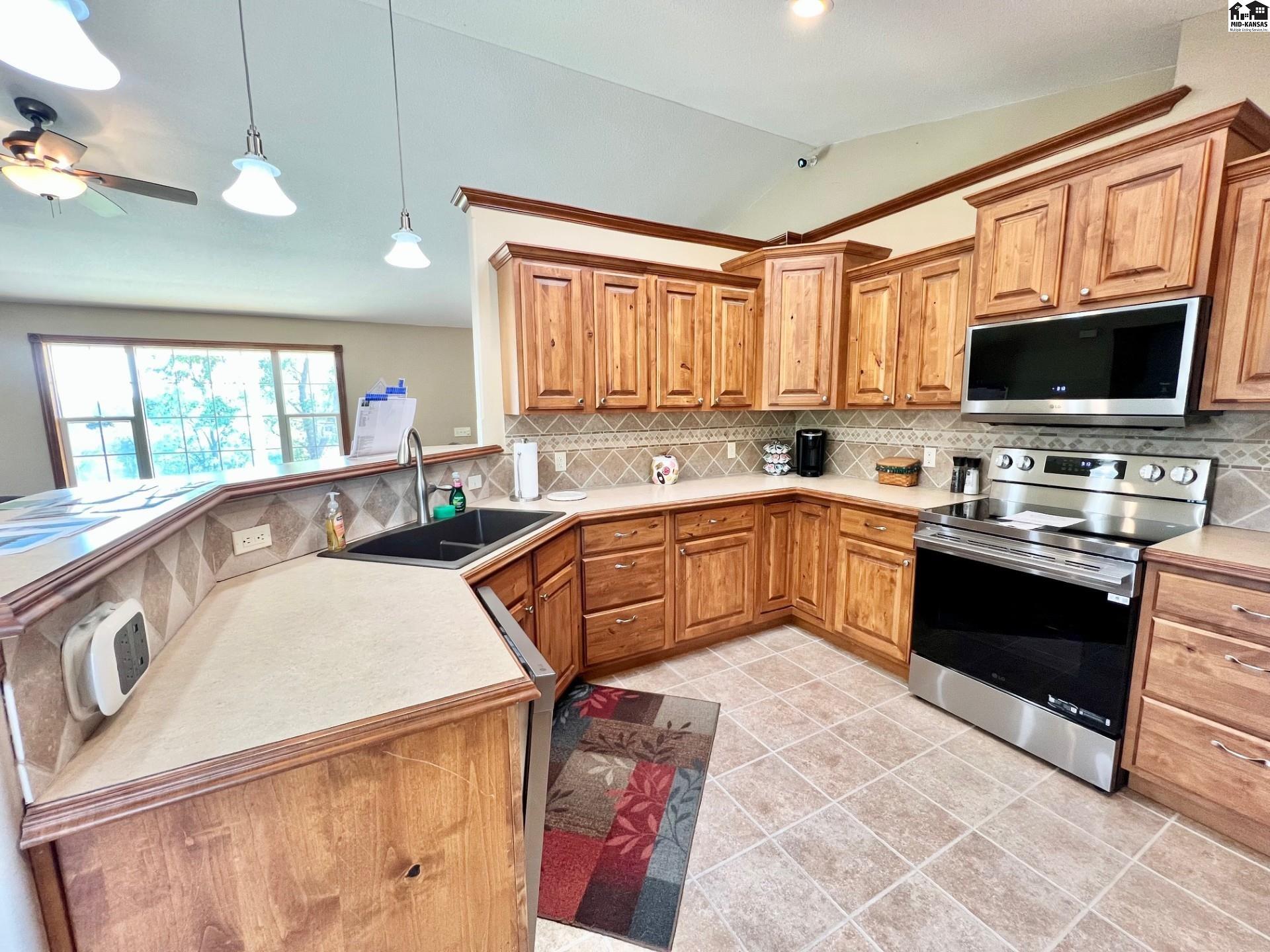 710 E Rolling Dunes Road Hutchinson KS 67502