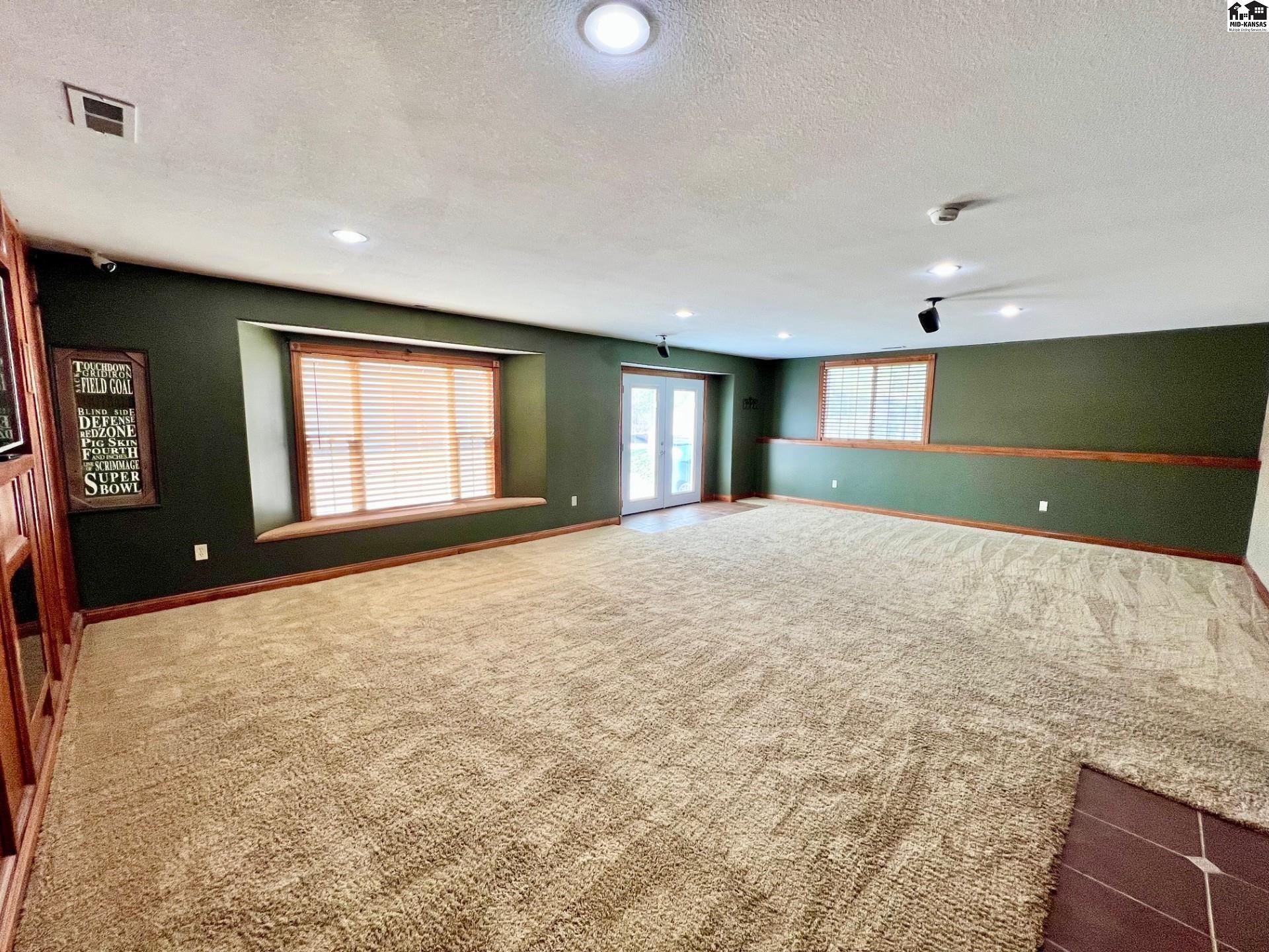 710 E Rolling Dunes Road Hutchinson KS 67502