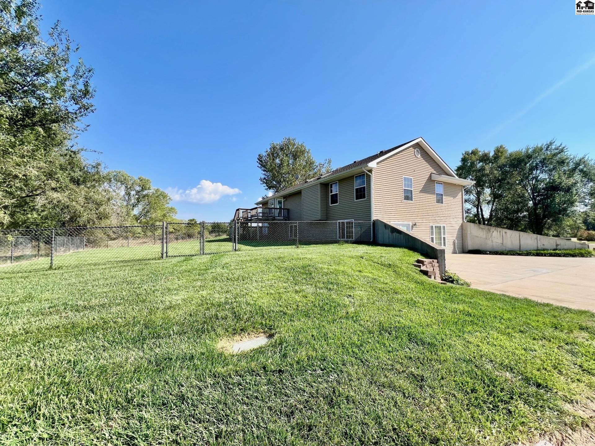 710 E Rolling Dunes Road Hutchinson KS 67502