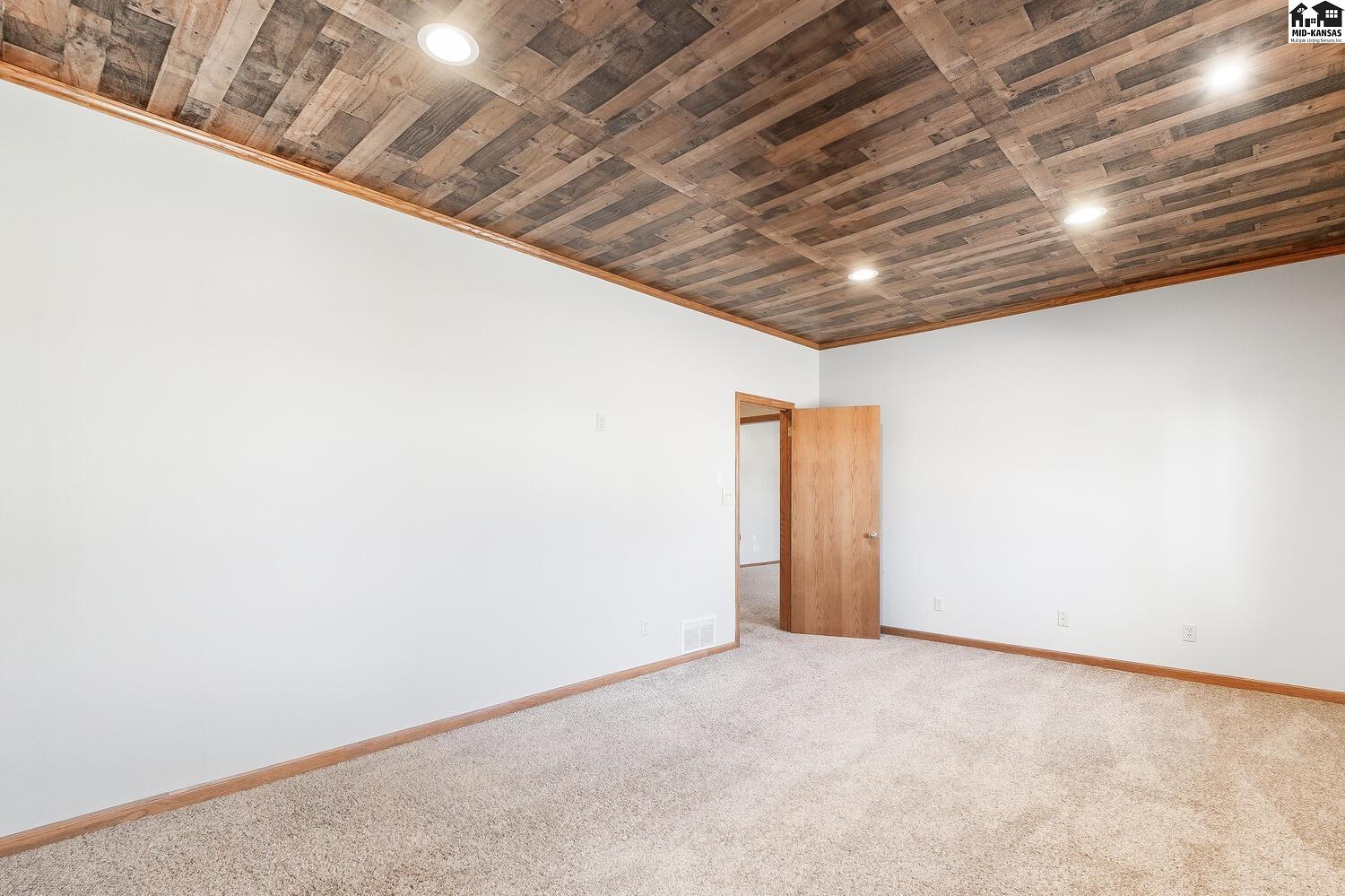 5804 W 50th Avenue Hutchinson KS 67502