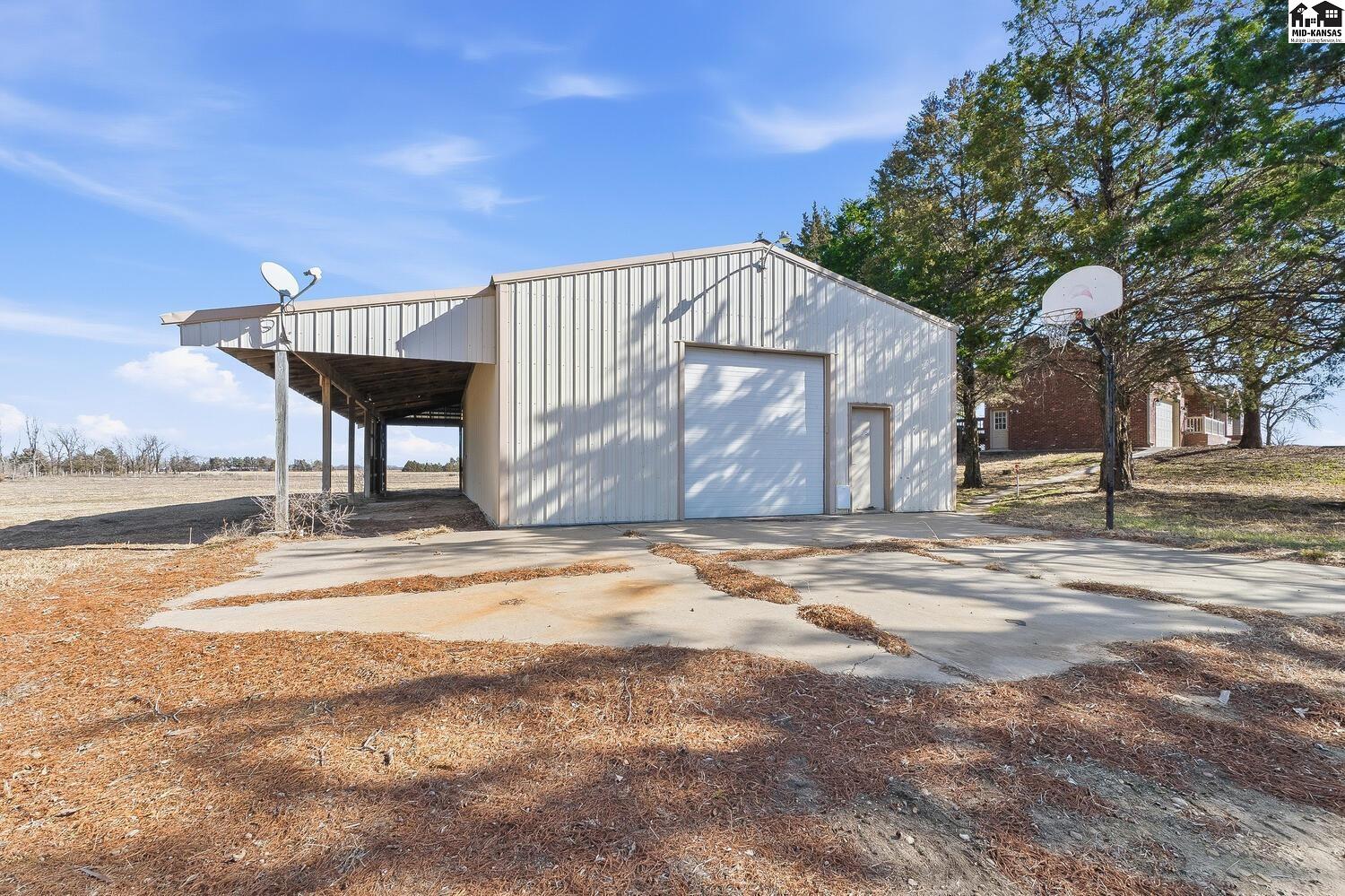 5804 W 50th Avenue Hutchinson KS 67502