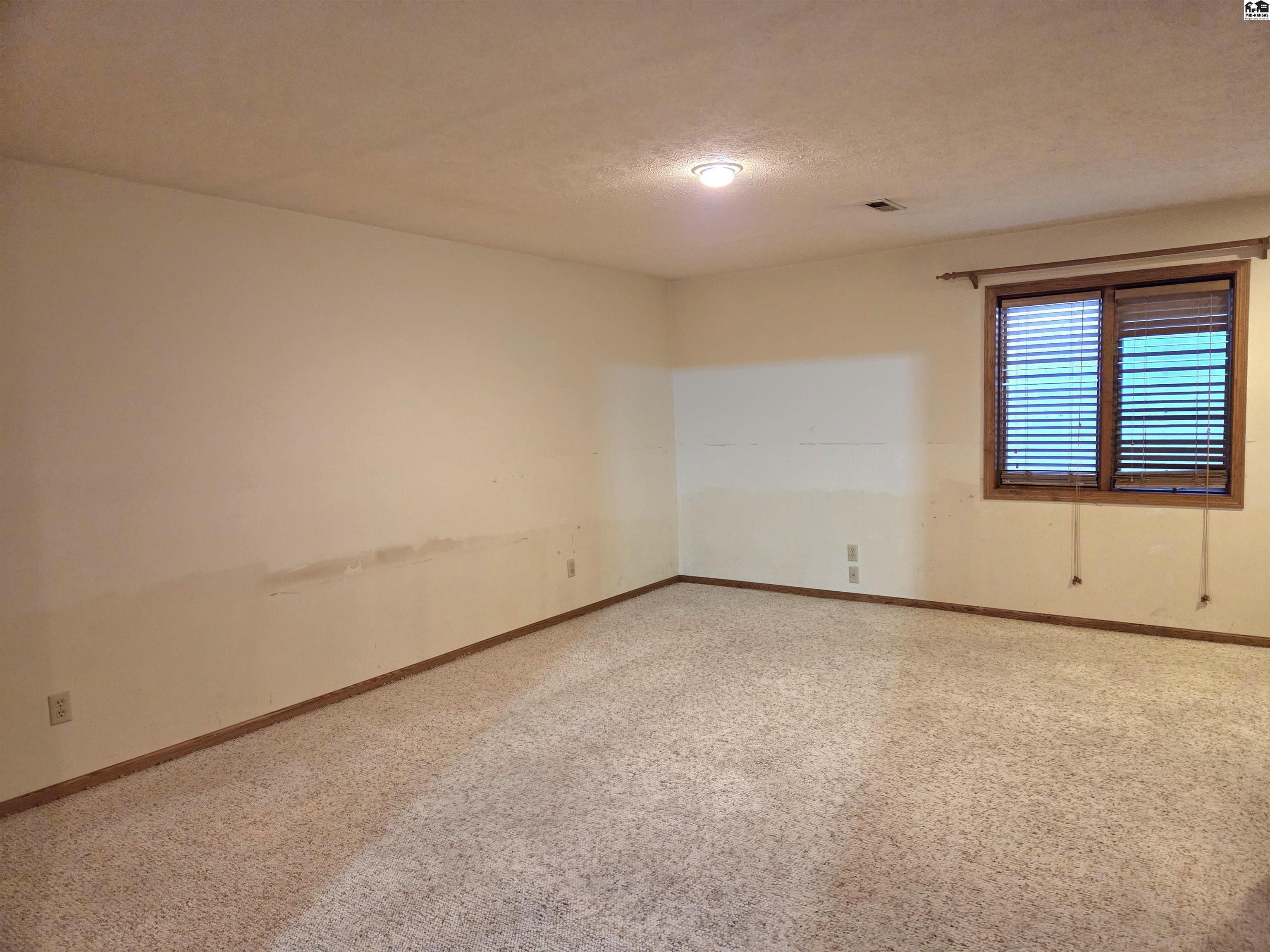 1314 E 19th Avenue Hutchinson KS 67502