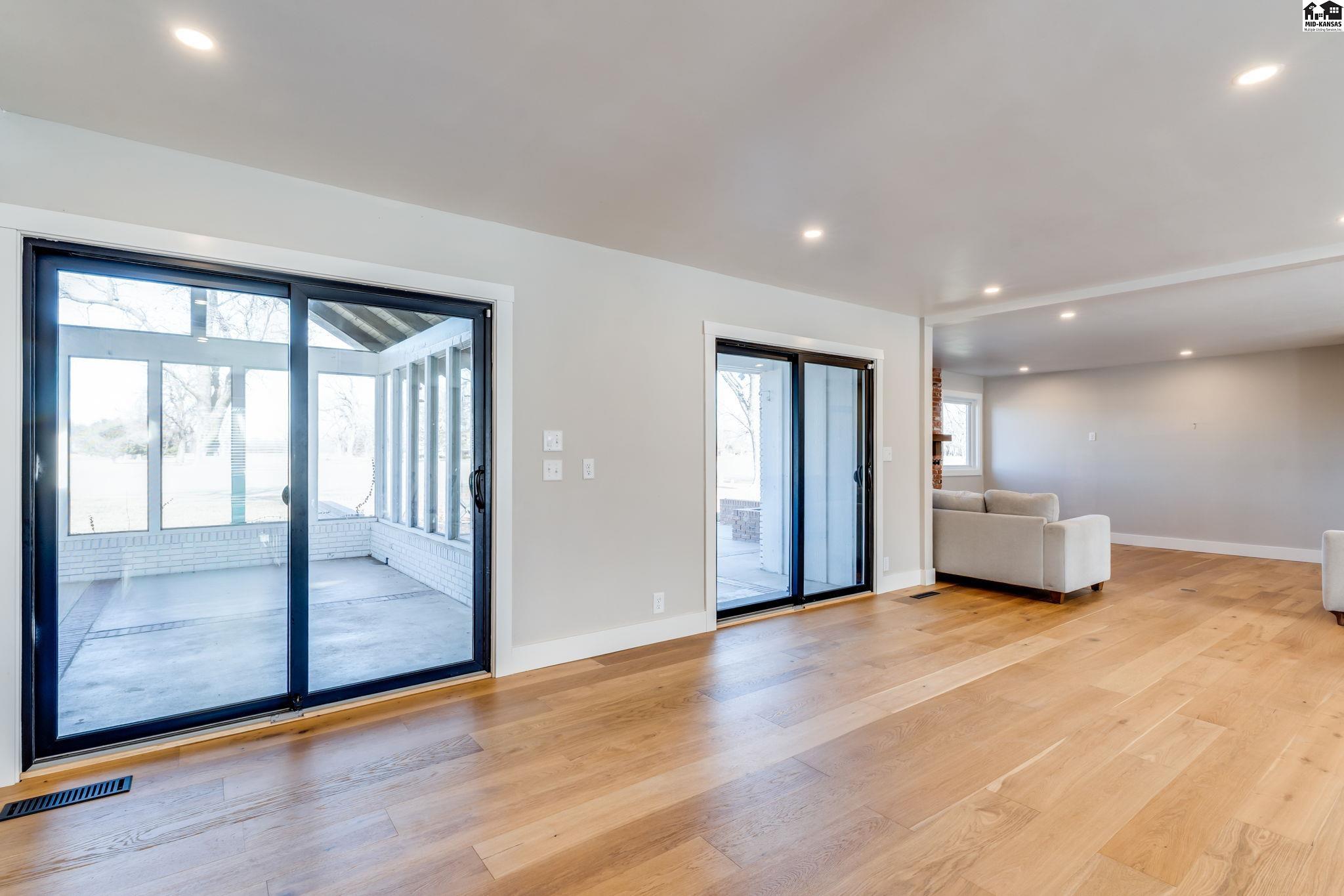 61 Willowbrook Drive Hutchinson KS 67502