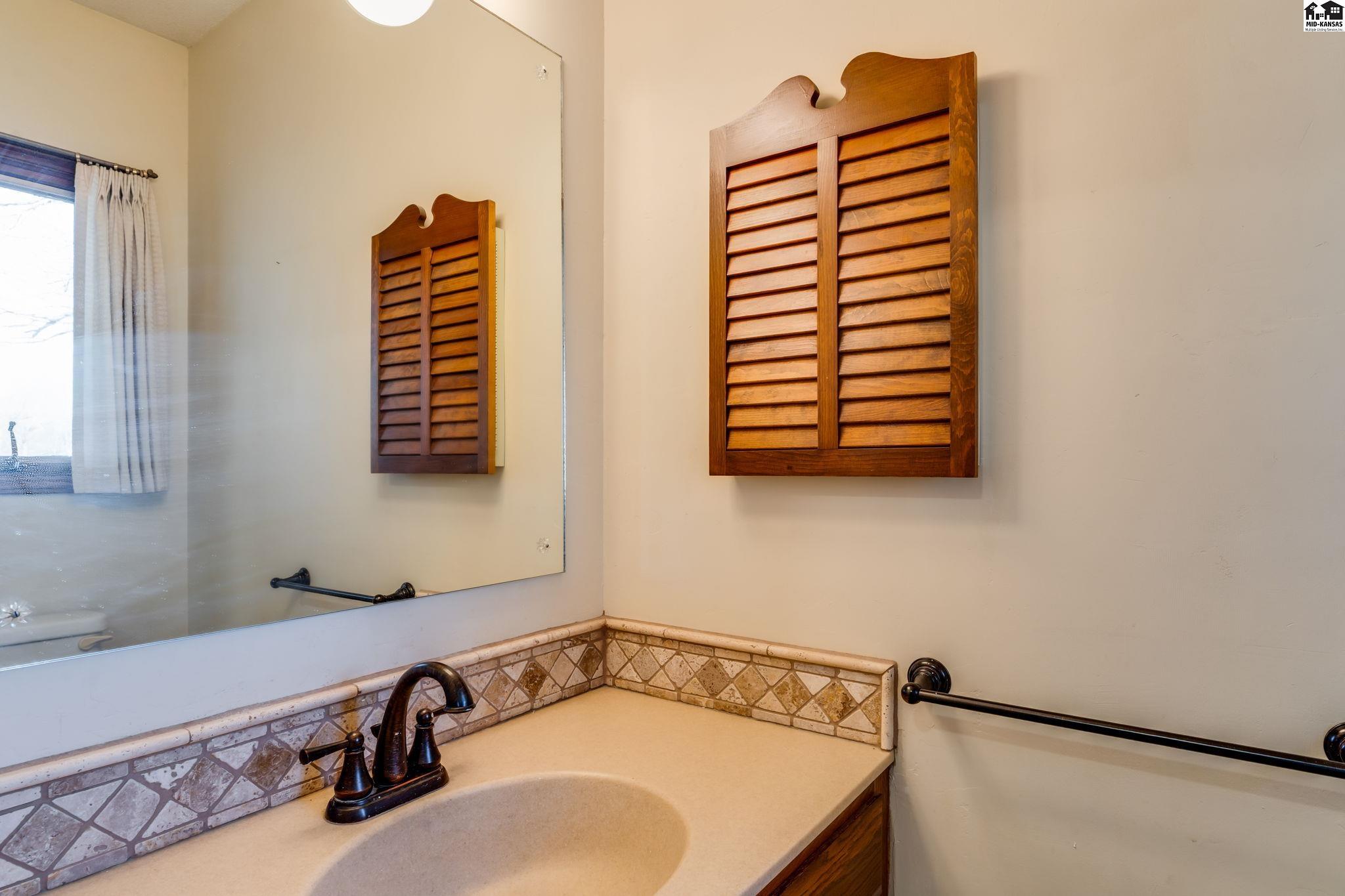 61 Willowbrook Drive Hutchinson KS 67502