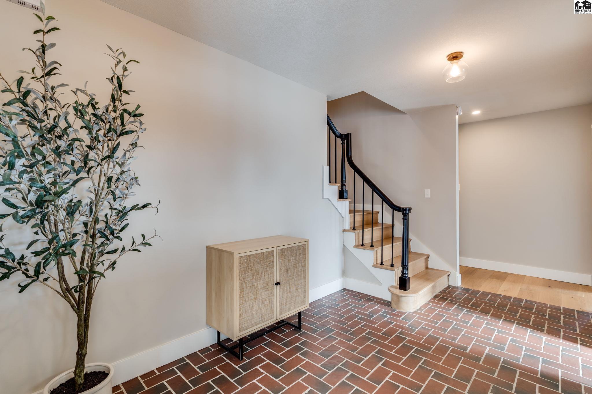 61 Willowbrook Drive Hutchinson KS 67502