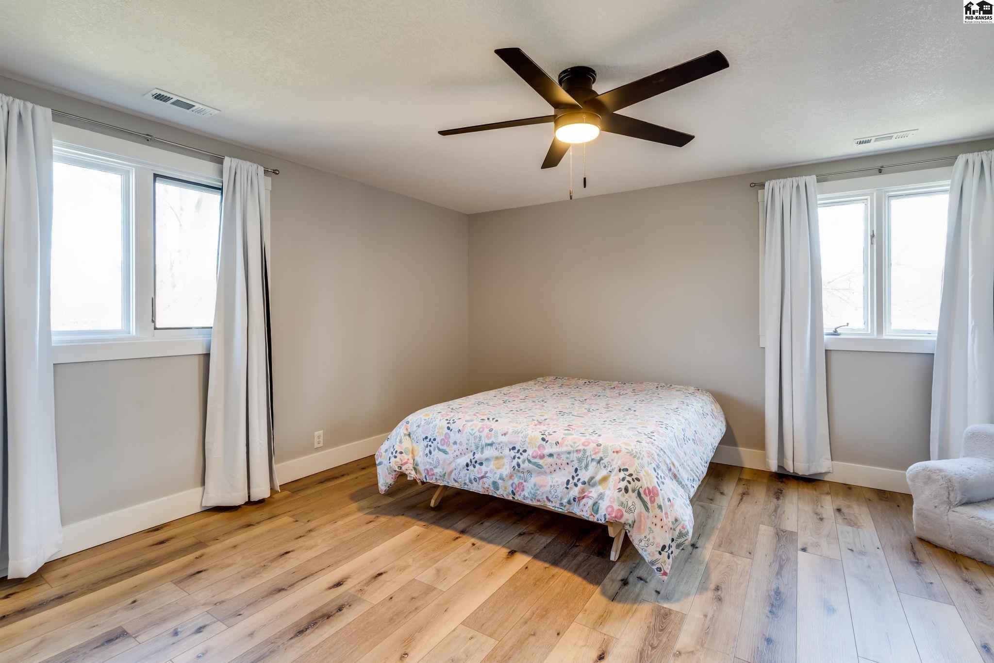 61 Willowbrook Drive Hutchinson KS 67502