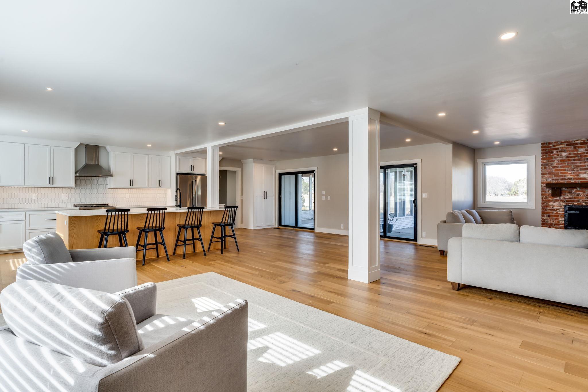 61 Willowbrook Drive Hutchinson KS 67502