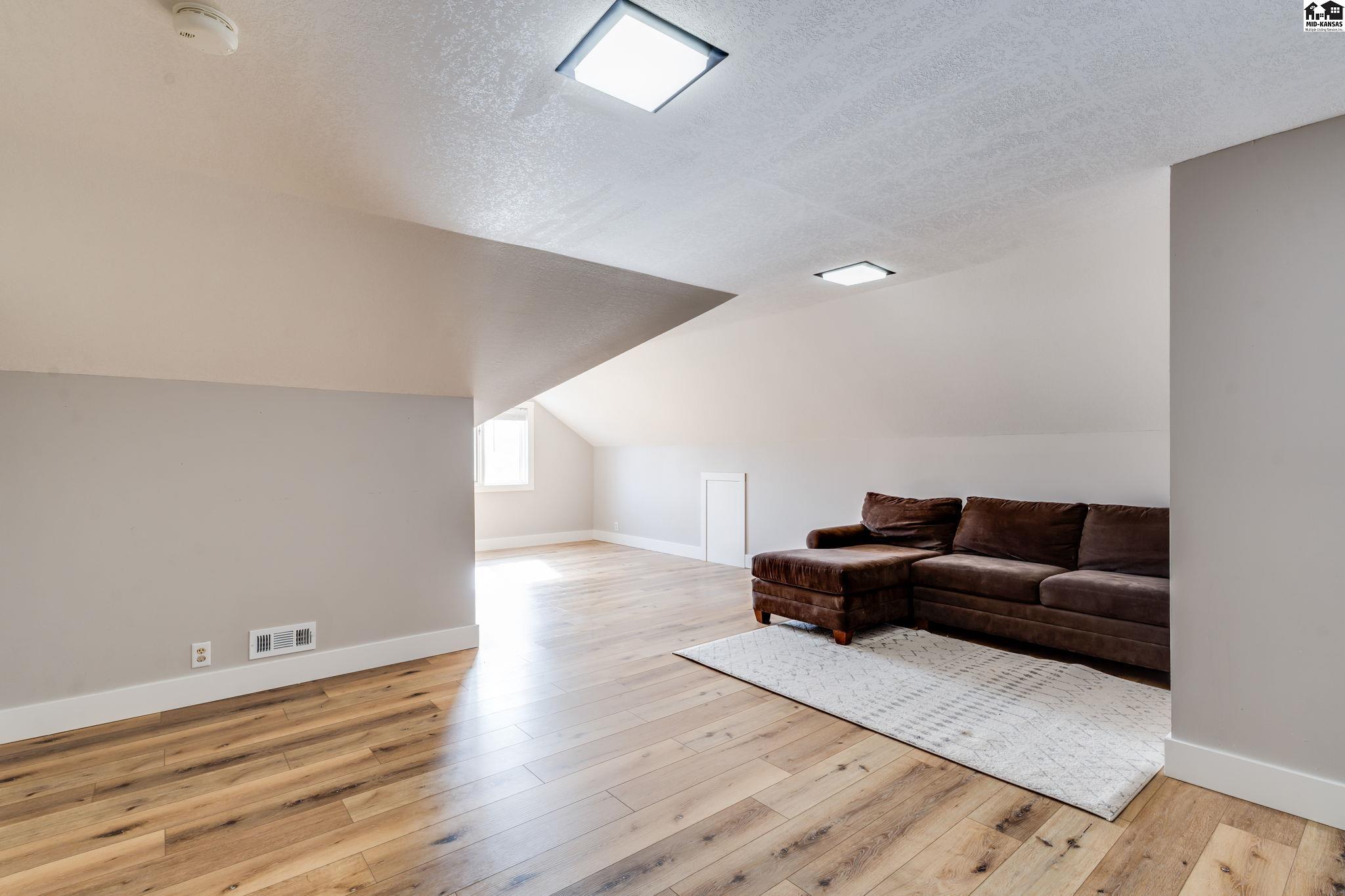 61 Willowbrook Drive Hutchinson KS 67502