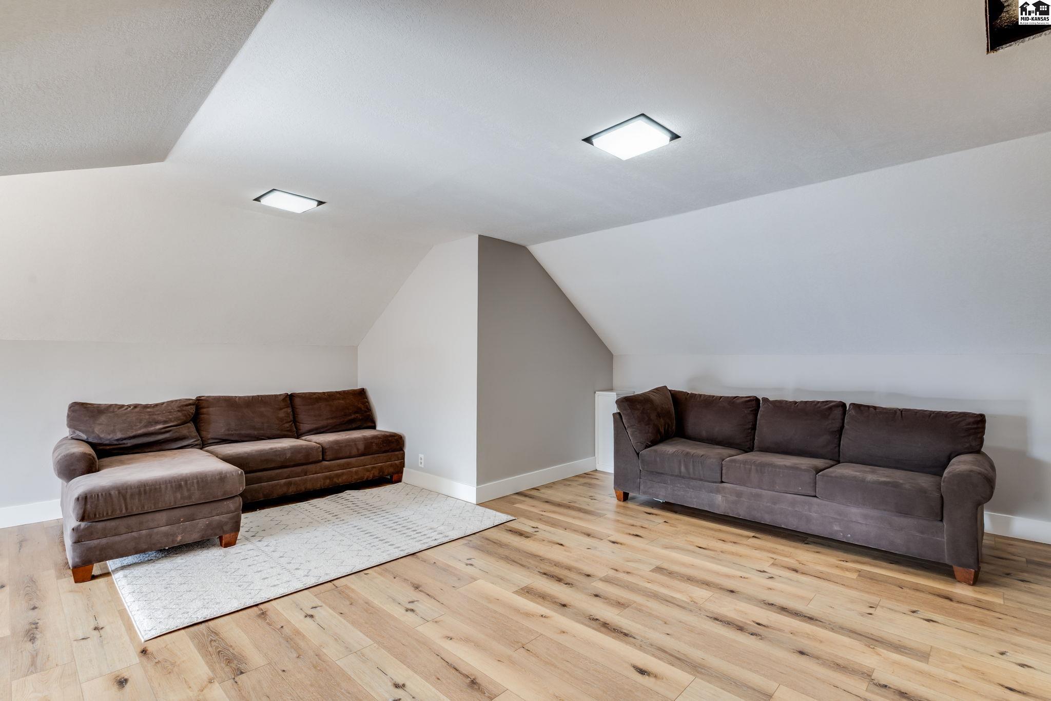 61 Willowbrook Drive Hutchinson KS 67502