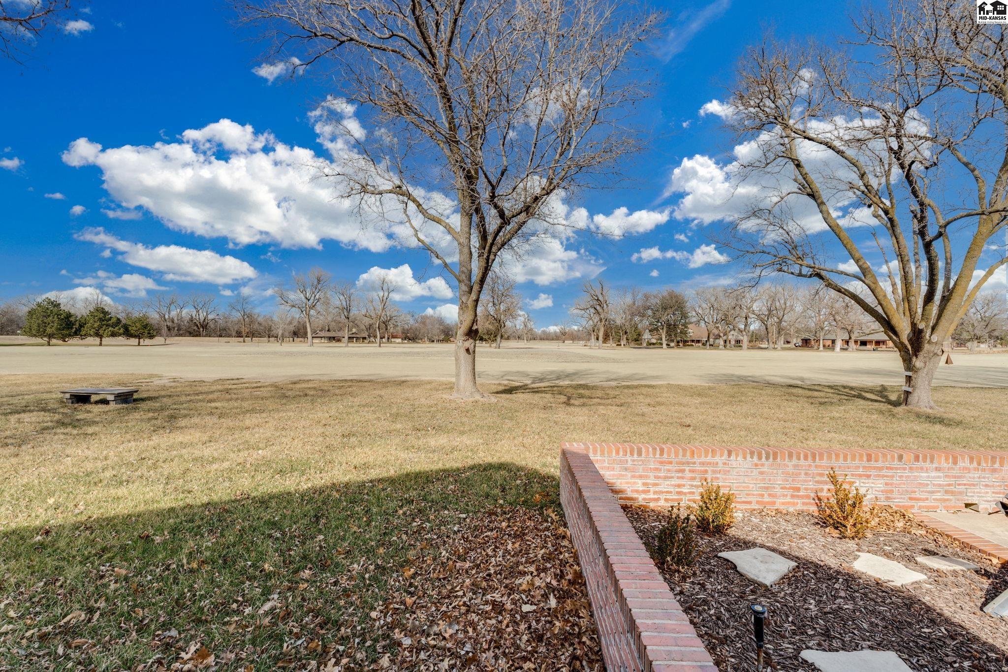 61 Willowbrook Drive Hutchinson KS 67502