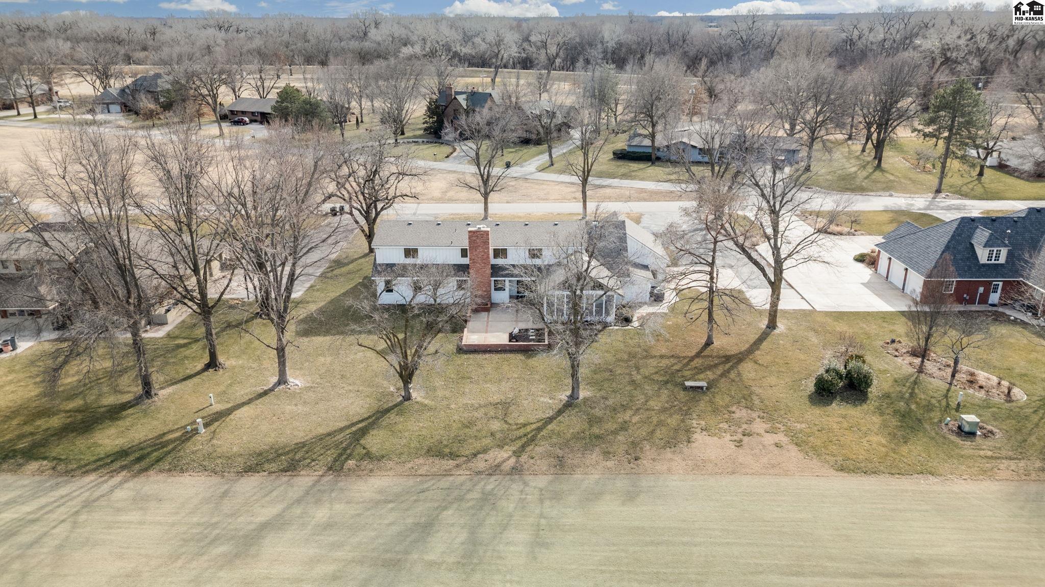 61 Willowbrook Drive Hutchinson KS 67502