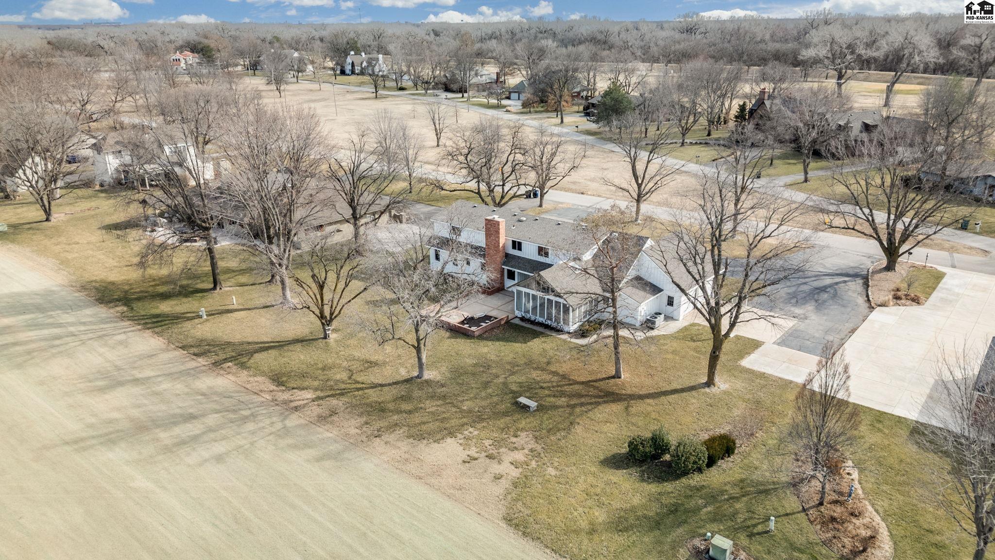 61 Willowbrook Drive Hutchinson KS 67502