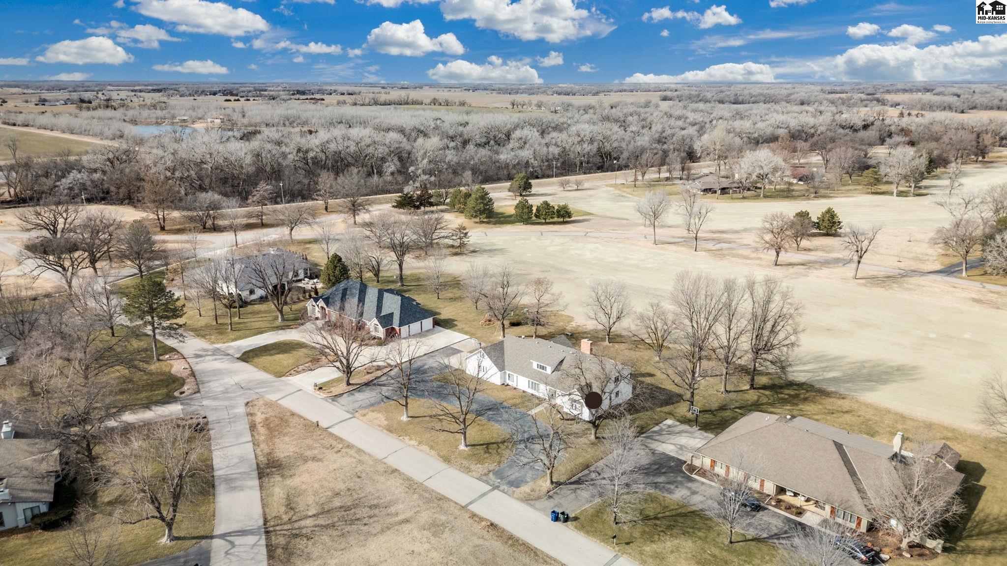 61 Willowbrook Drive Hutchinson KS 67502