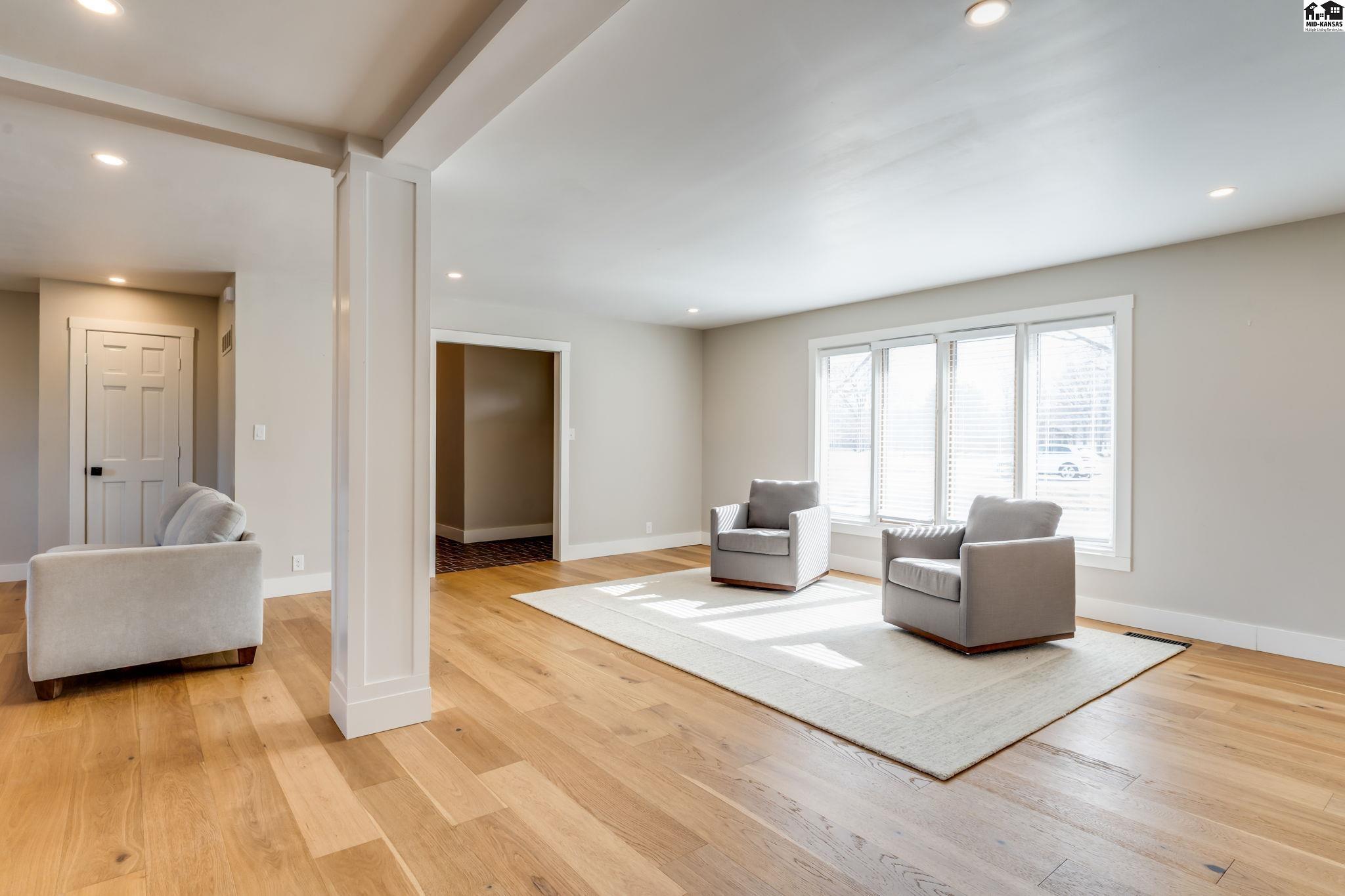 61 Willowbrook Drive Hutchinson KS 67502