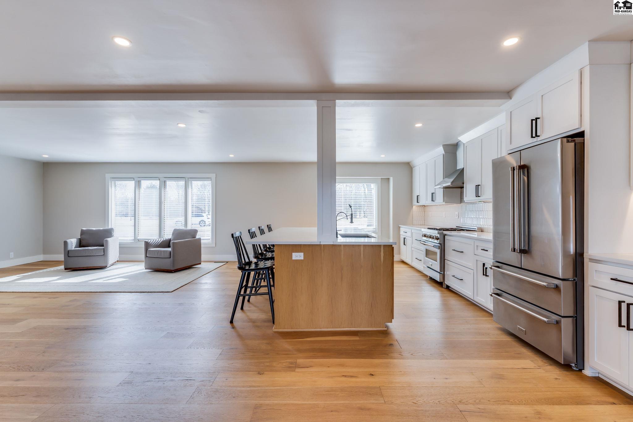 61 Willowbrook Drive Hutchinson KS 67502