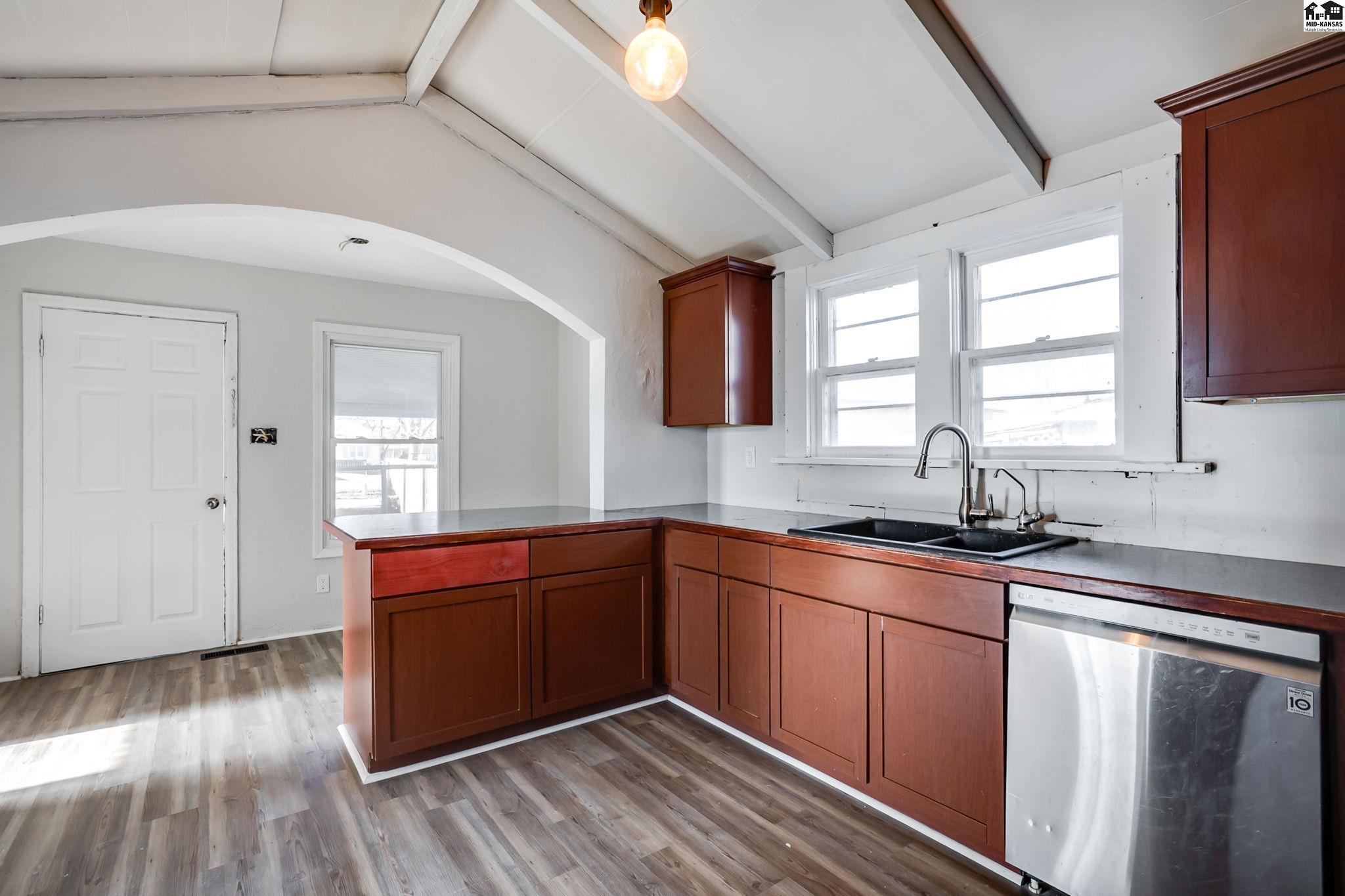 125 N Kansas Avenue Haven KS 67543