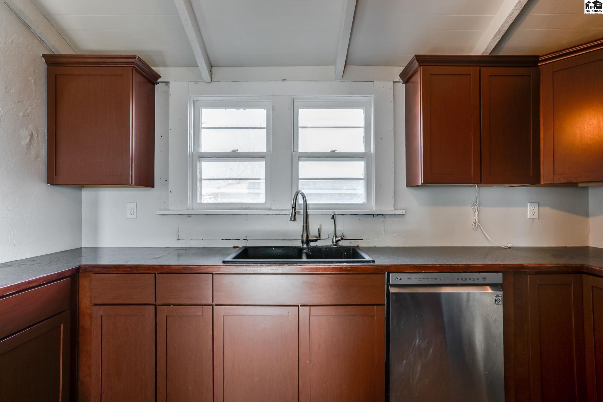 125 N Kansas Avenue Haven KS 67543