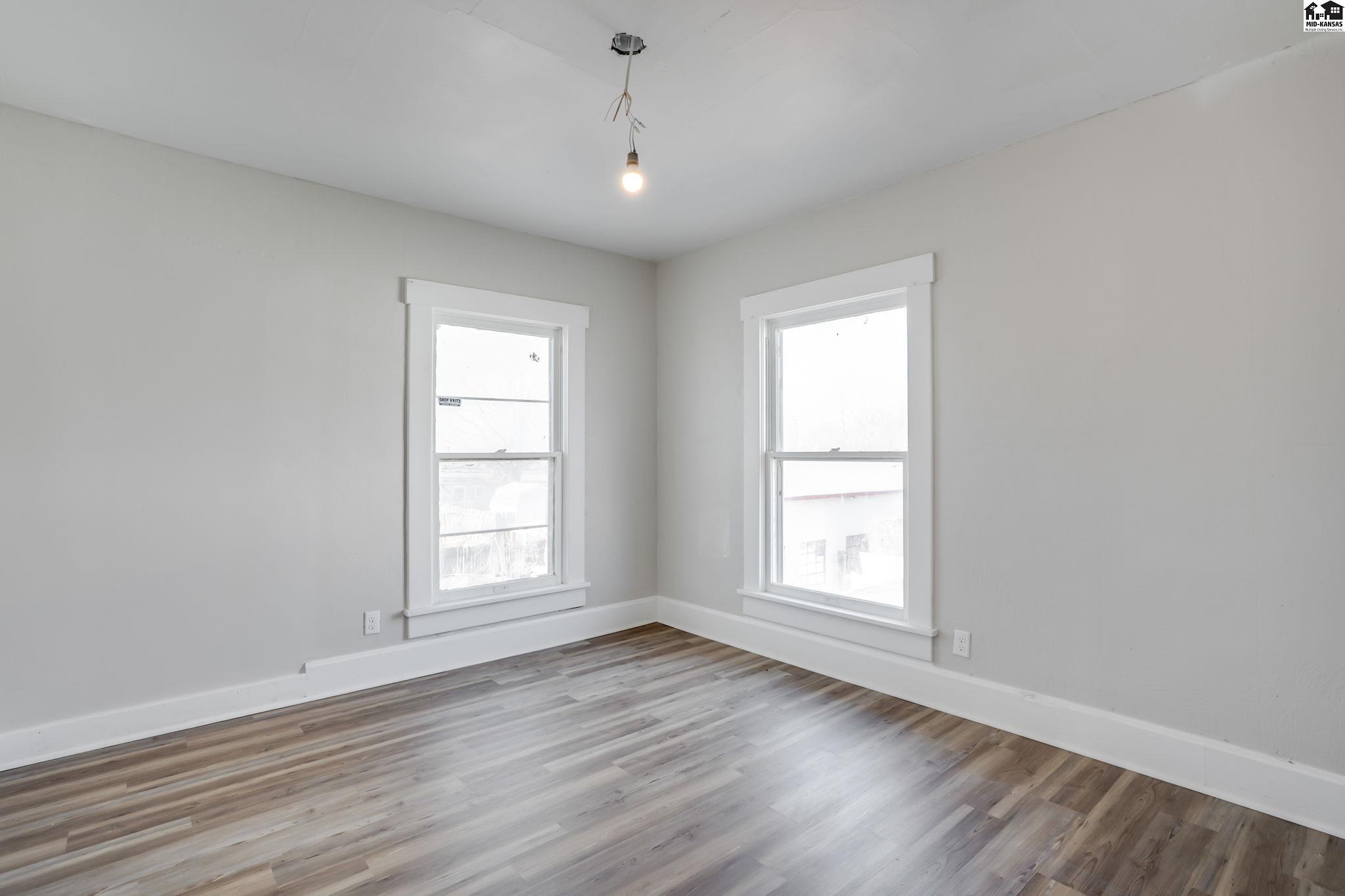 125 N Kansas Avenue Haven KS 67543