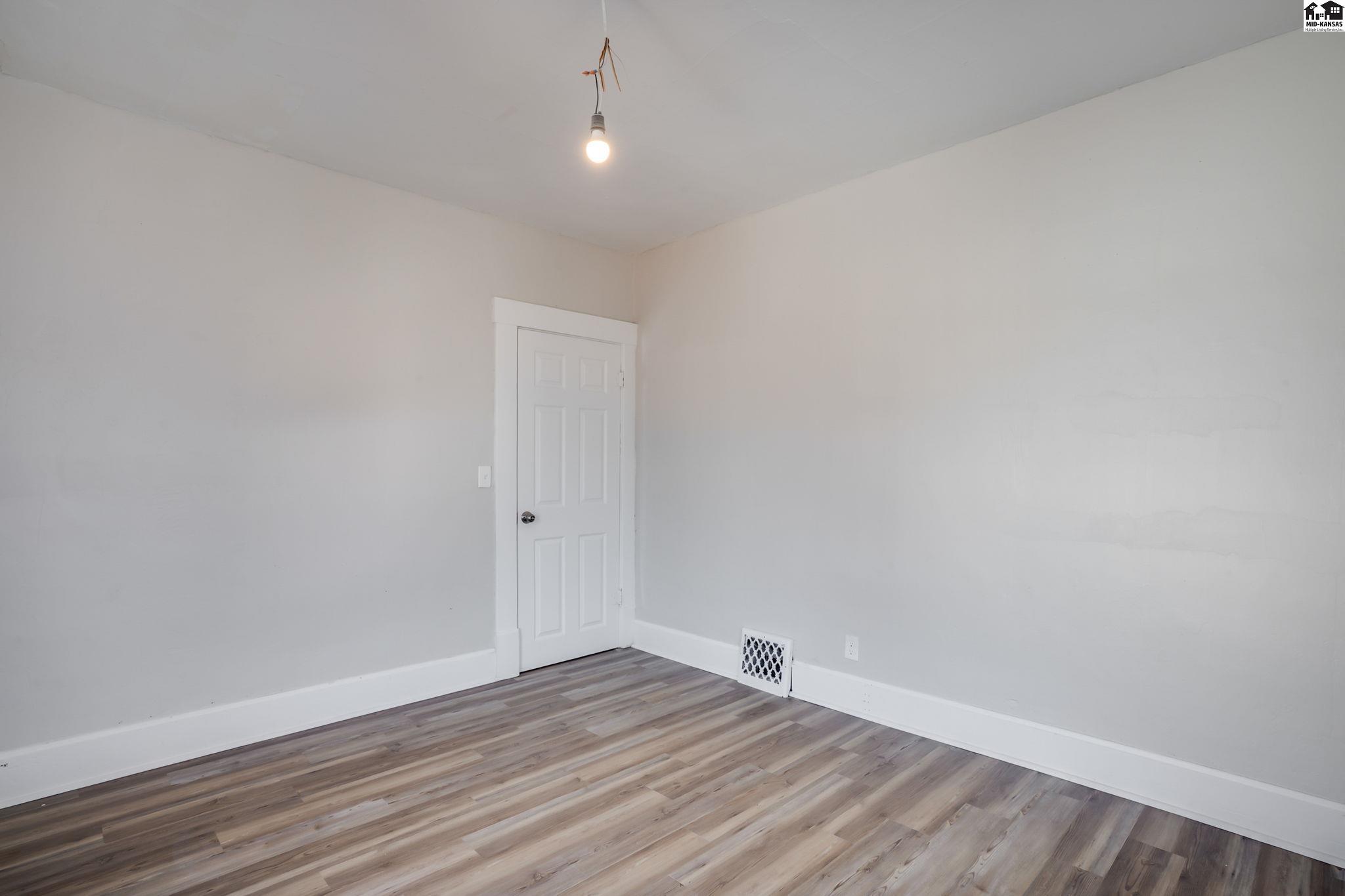 125 N Kansas Avenue Haven KS 67543