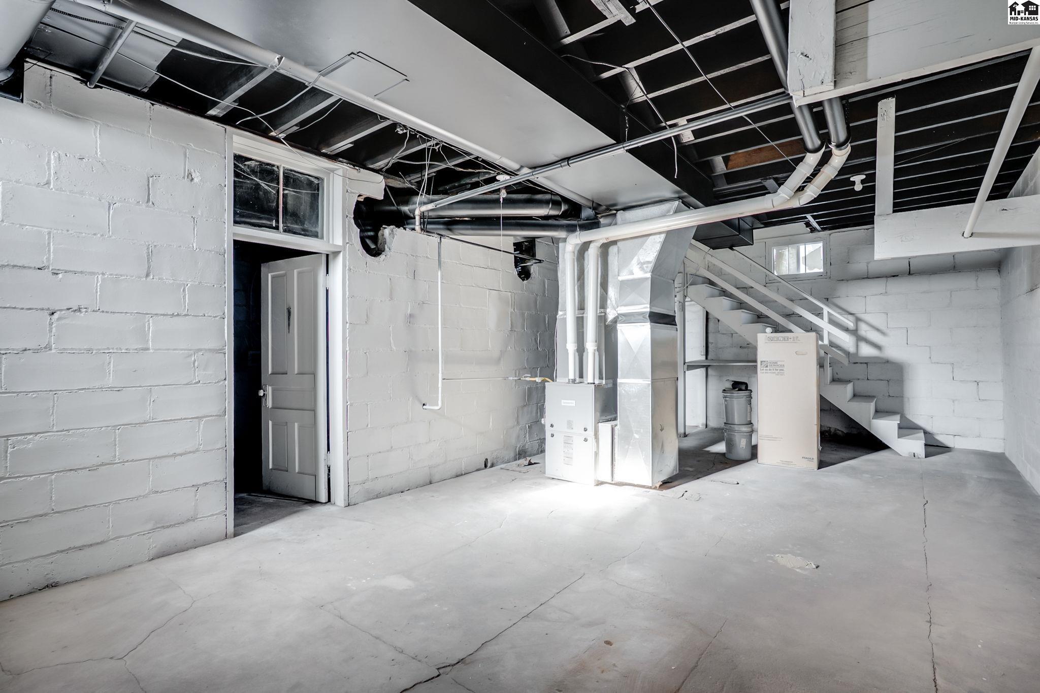 125 N Kansas Avenue Haven KS 67543