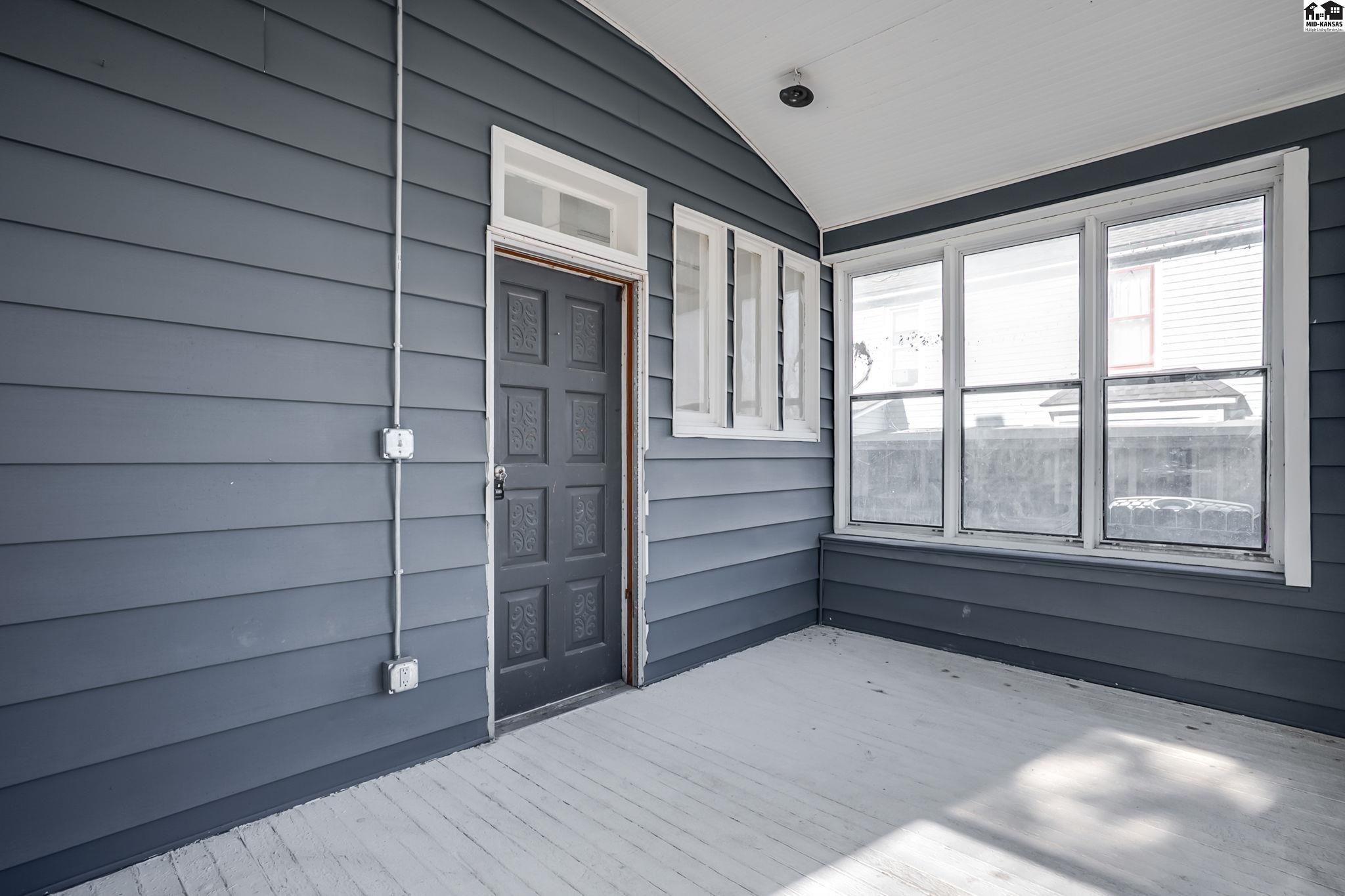 125 N Kansas Avenue Haven KS 67543