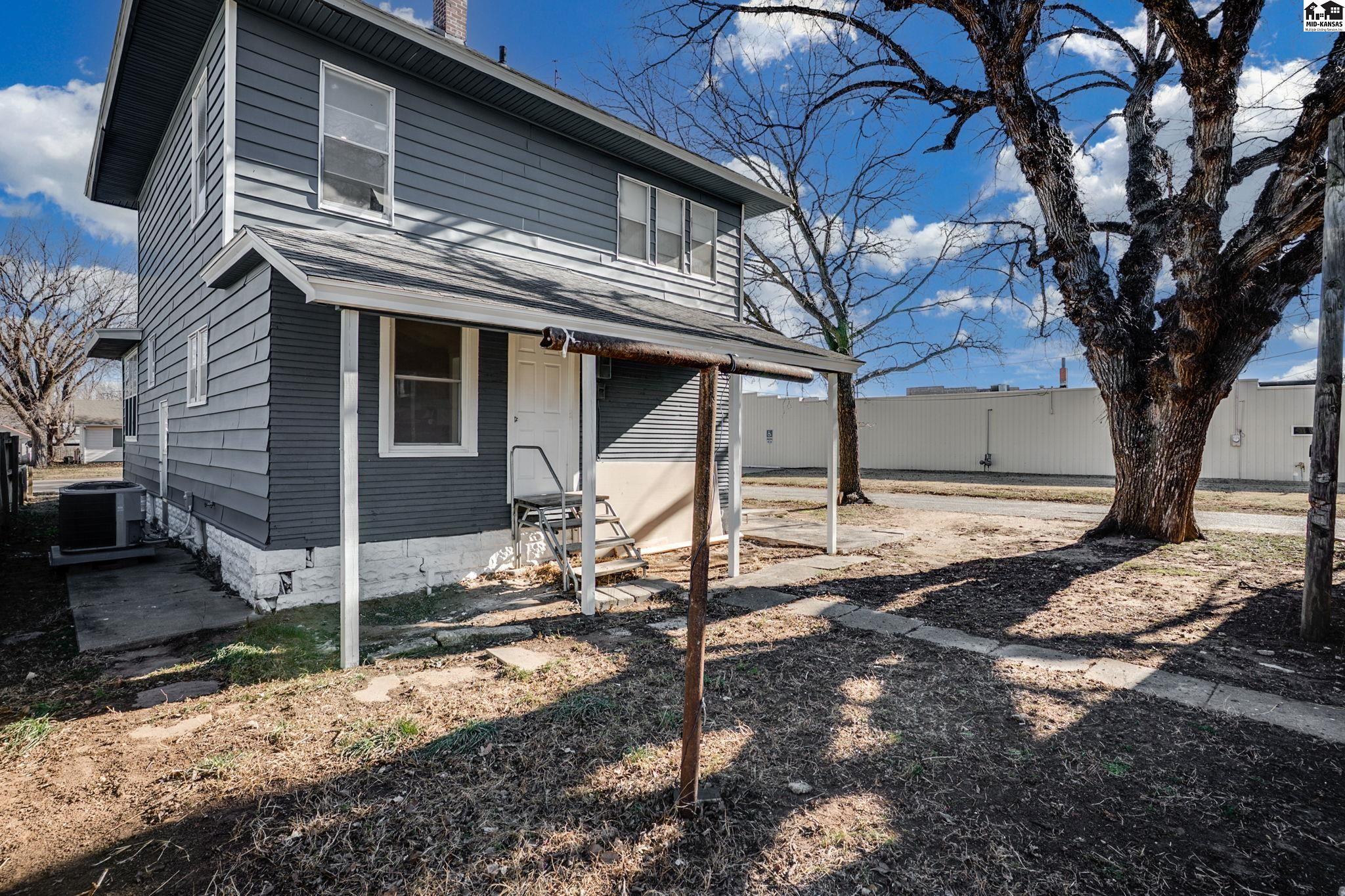 125 N Kansas Avenue Haven KS 67543