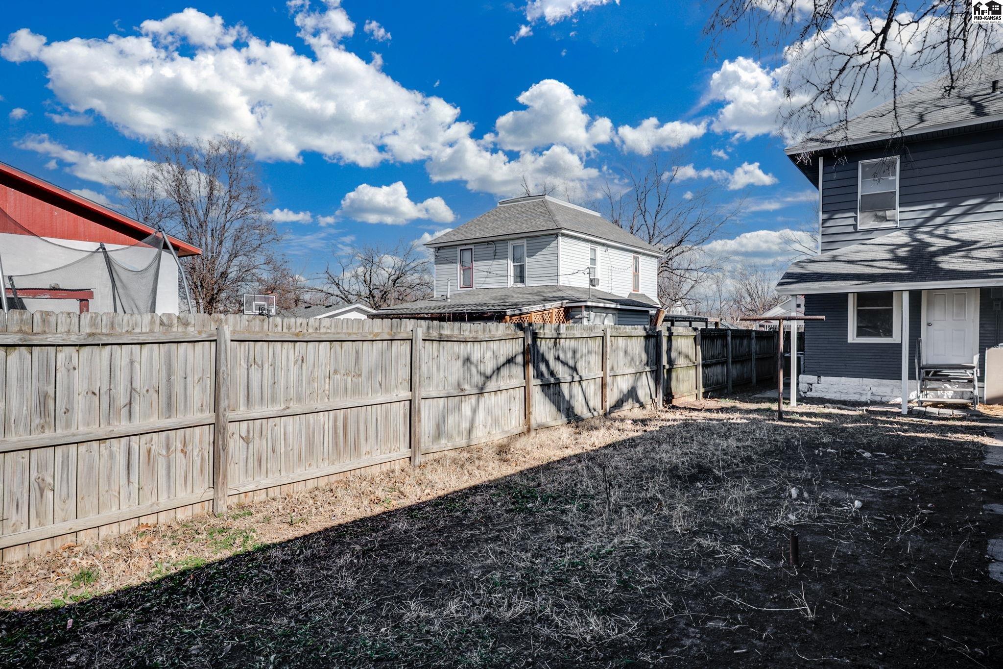 125 N Kansas Avenue Haven KS 67543