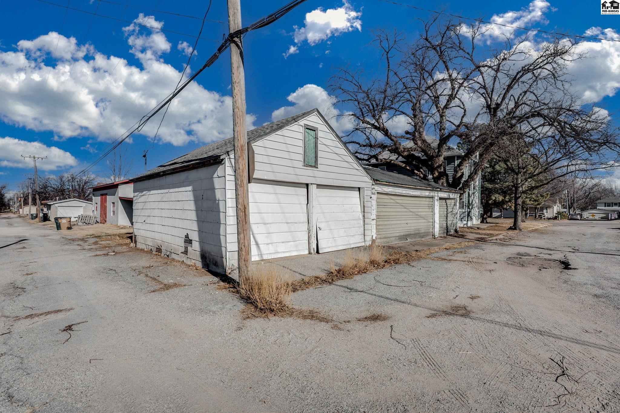 125 N Kansas Avenue Haven KS 67543