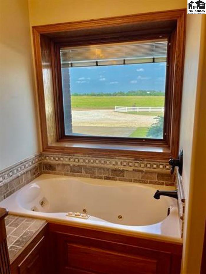 1310 E Arlington Road Hutchinson KS 67501