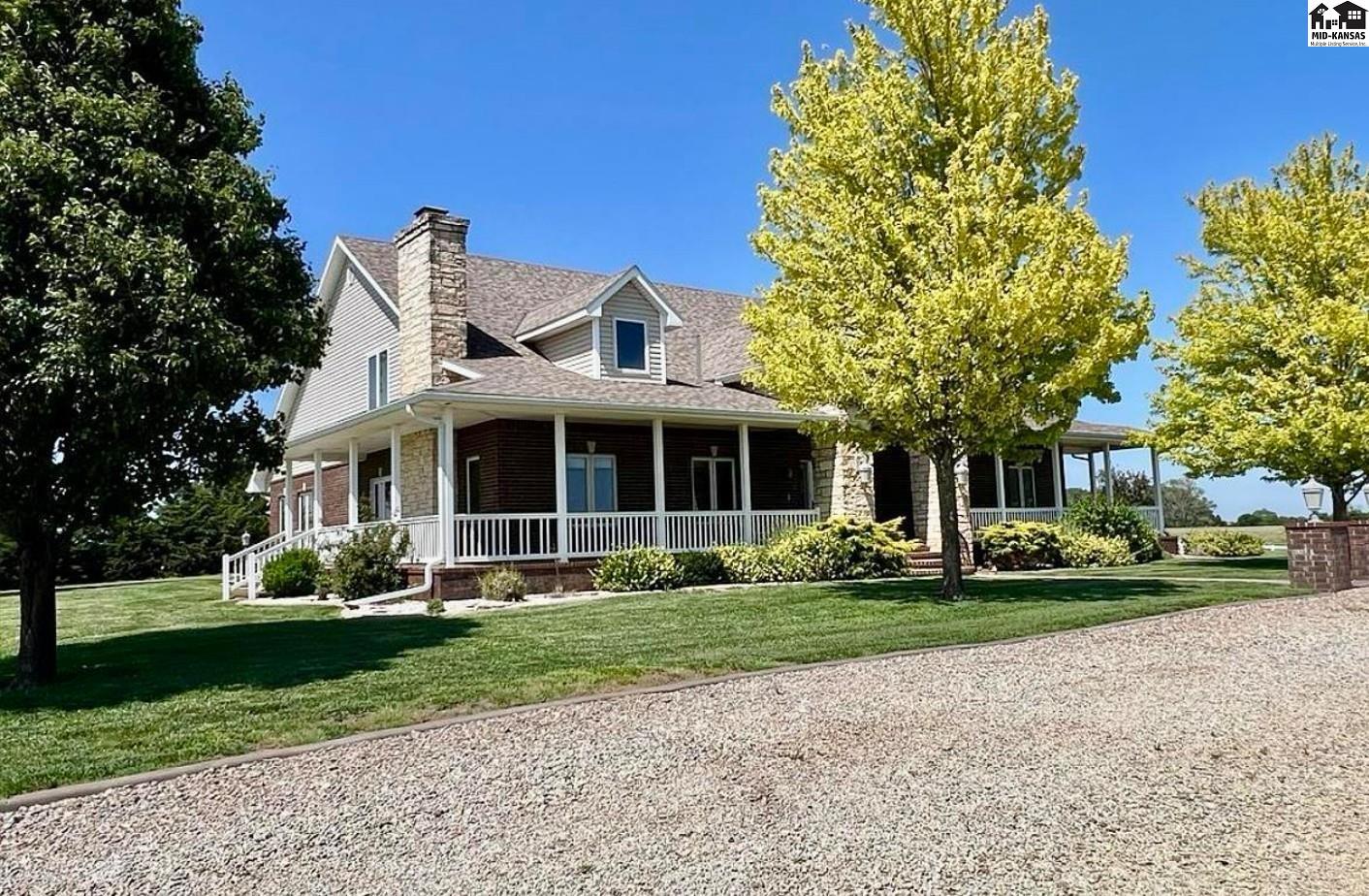 1310 E Arlington Road Hutchinson KS 67501